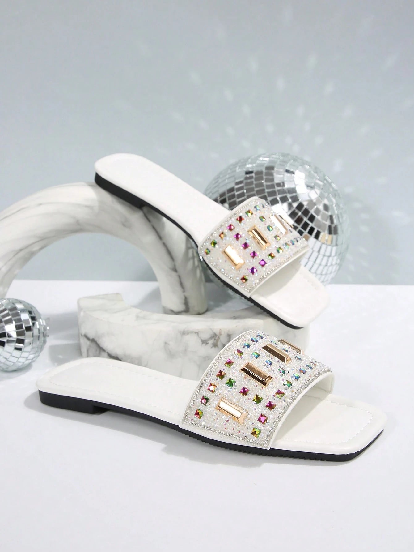 New Plus Size Luxury Anti-Slip Square Toe Mule Rhinestone & Pearl Embellished Fashion Versatile Women Beach Vacation Sandals