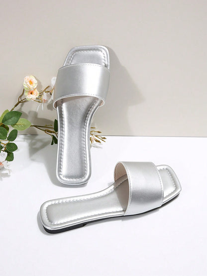 Plus Size Women's Black Slide Sandals, Spring/Summer New Black Square Toe Flat Sandals Suitable With Dresses To Make Legs Look Longer, Beach Slippers For Fashionable Girls, Non-Slip Indoor Slippers, Cute Girls' Plastic