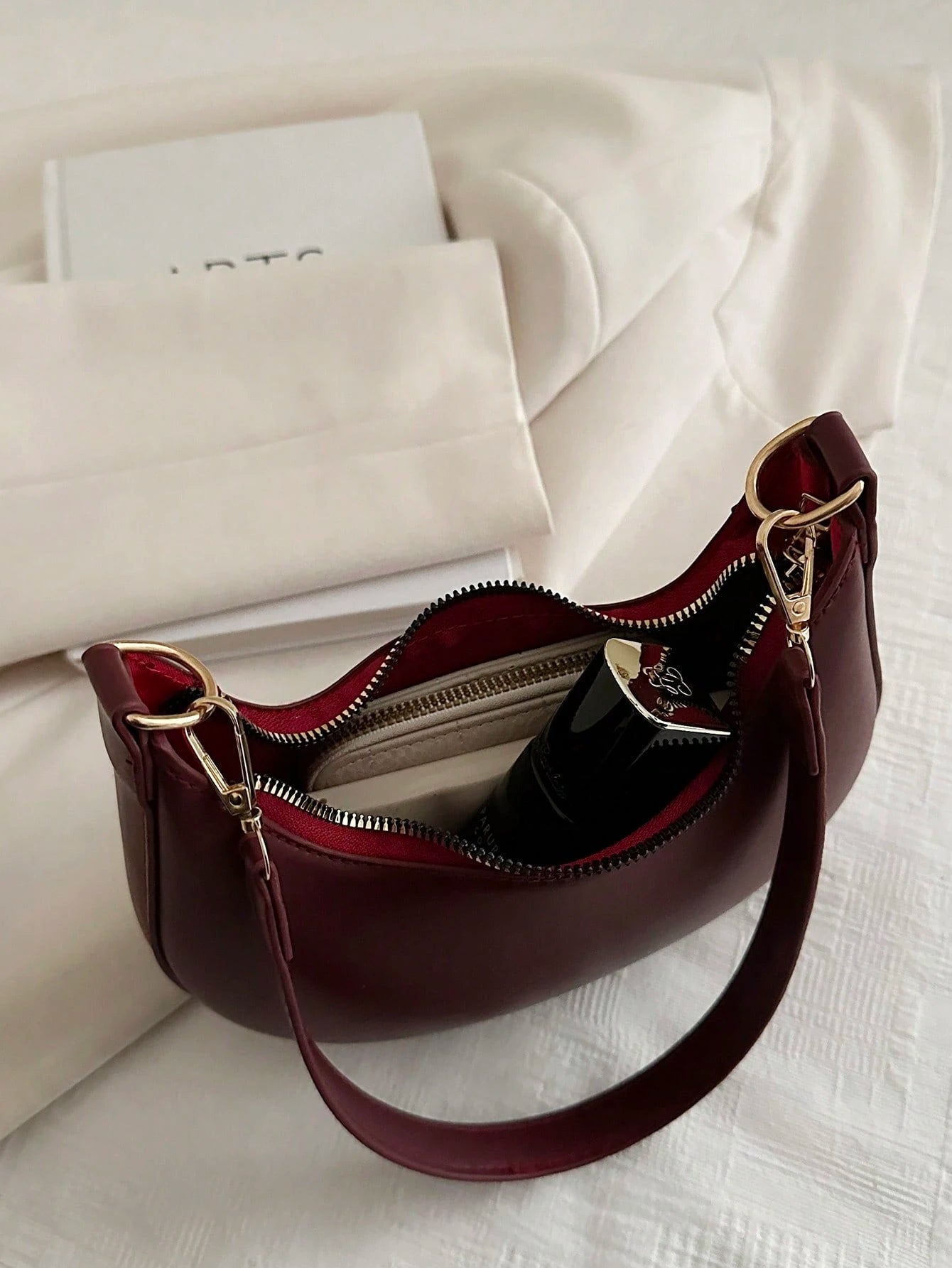 1pc Coffee Brown Crescent-Shaped PU Leather Shoulder Bag, Fashion Simple Solid Color Women Underarm Bag, Autumn/Winter