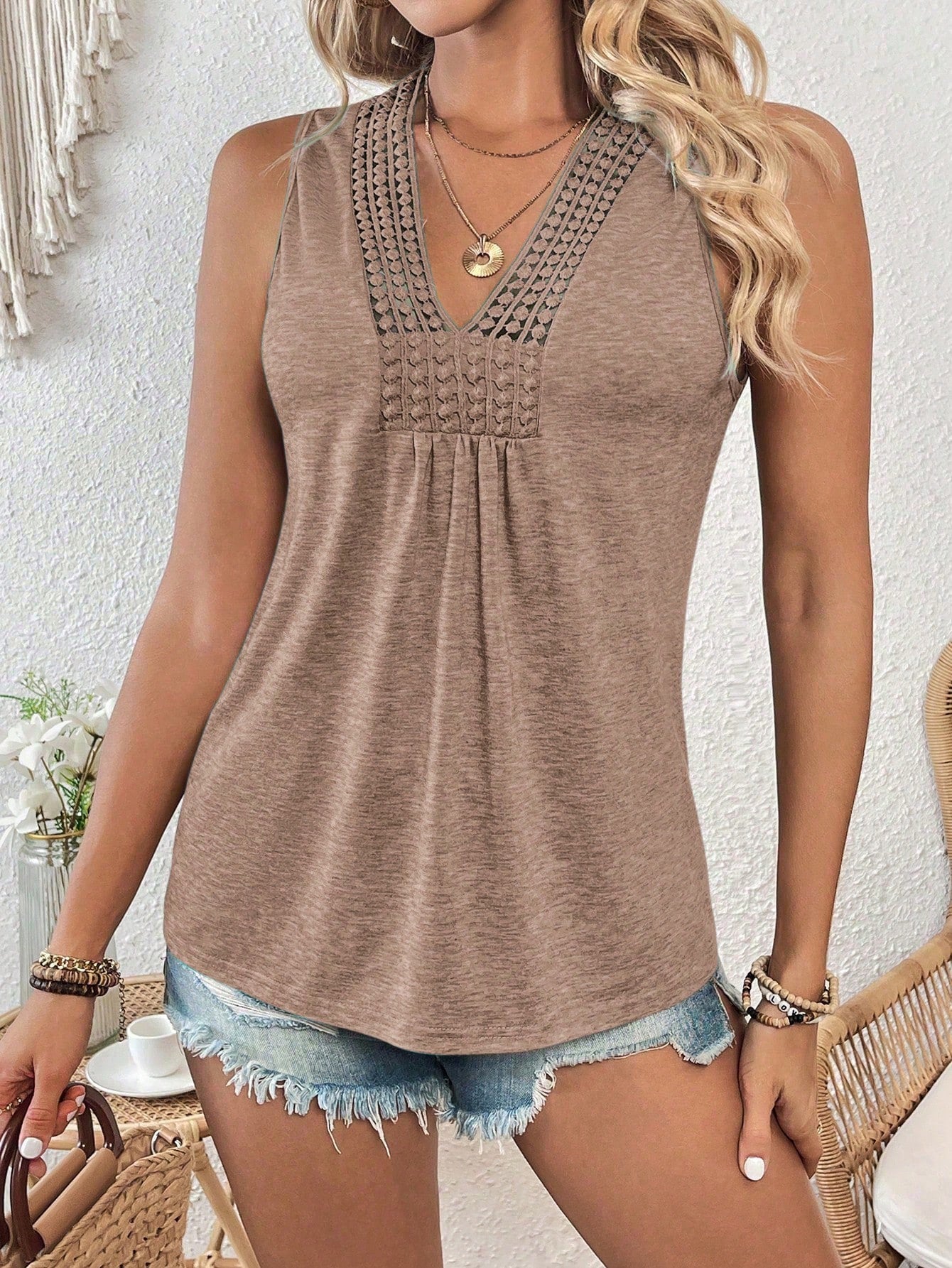 EMERY ROSE Summer V-Neck Contrast Guipure Lace Knitted Tank Top