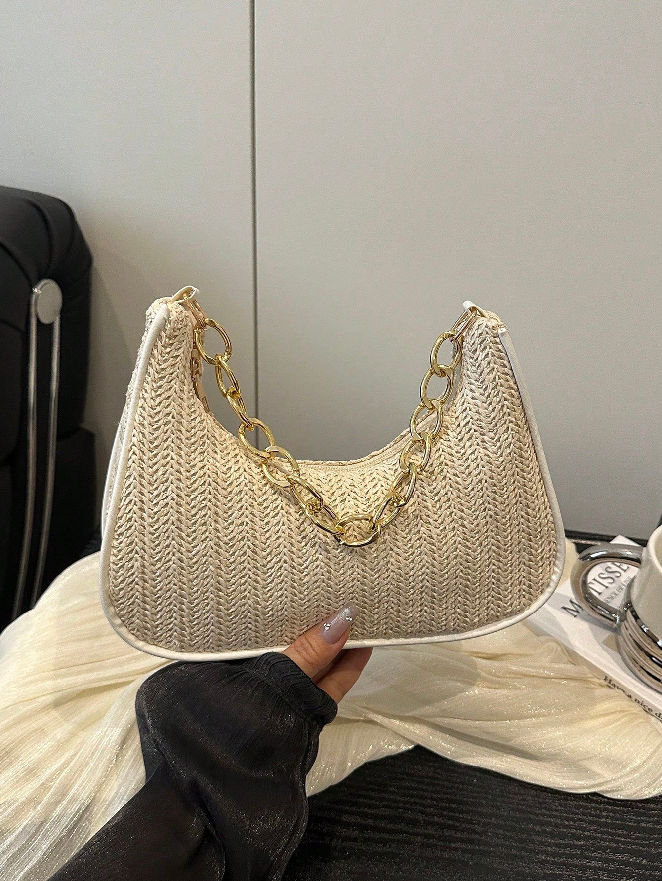 Fashionable Solid-Color Metal Chain Straw Crescent Moon Tote Bag, Women's Multi-Purpose Handbag, Clutch, Beach Bag, Casual Straw Handbag, Phone Pouch