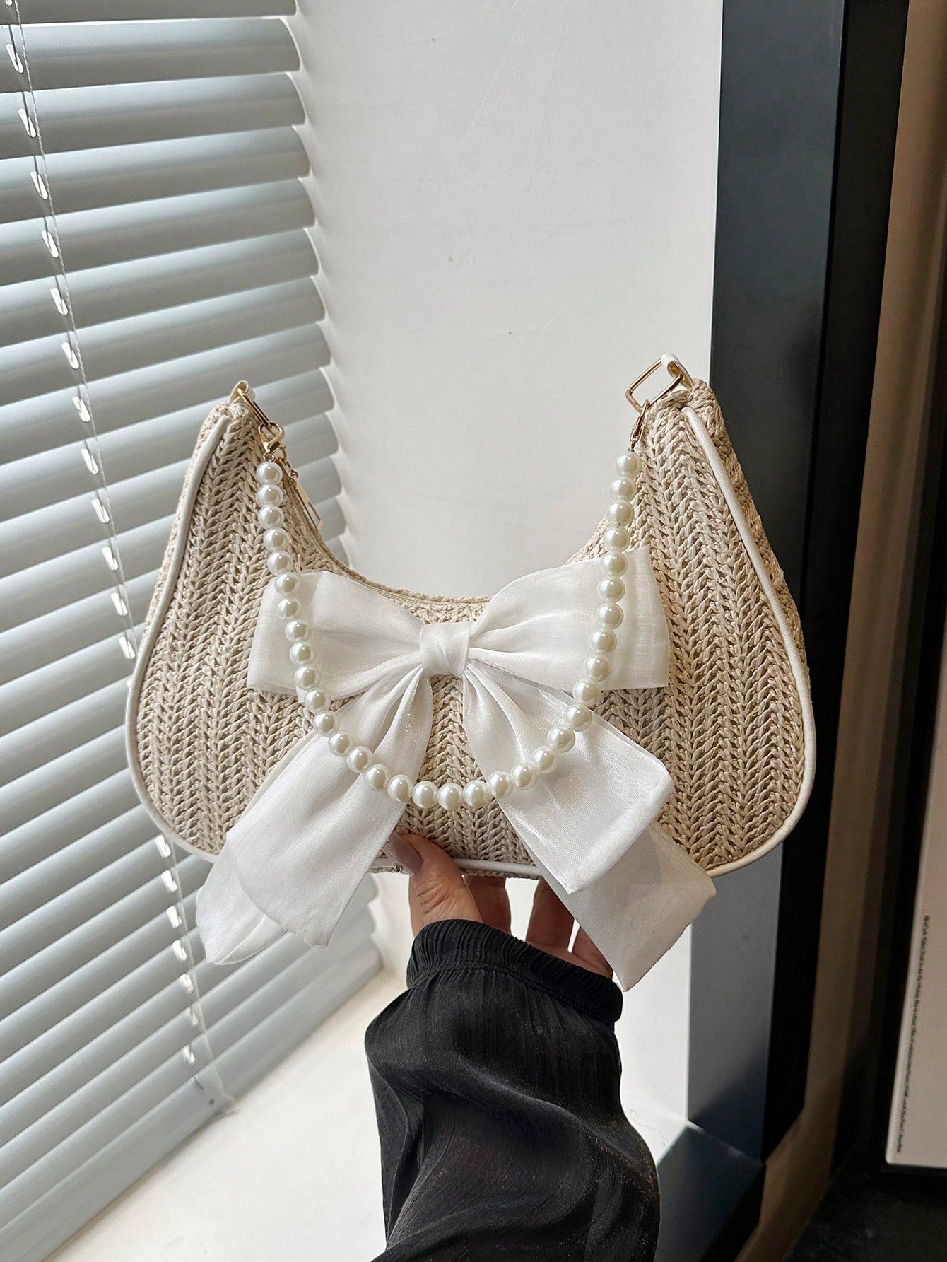 Fashionable Solid-Color Metal Chain Straw Crescent Moon Tote Bag, Women's Multi-Purpose Handbag, Clutch, Beach Bag, Casual Straw Handbag, Phone Pouch