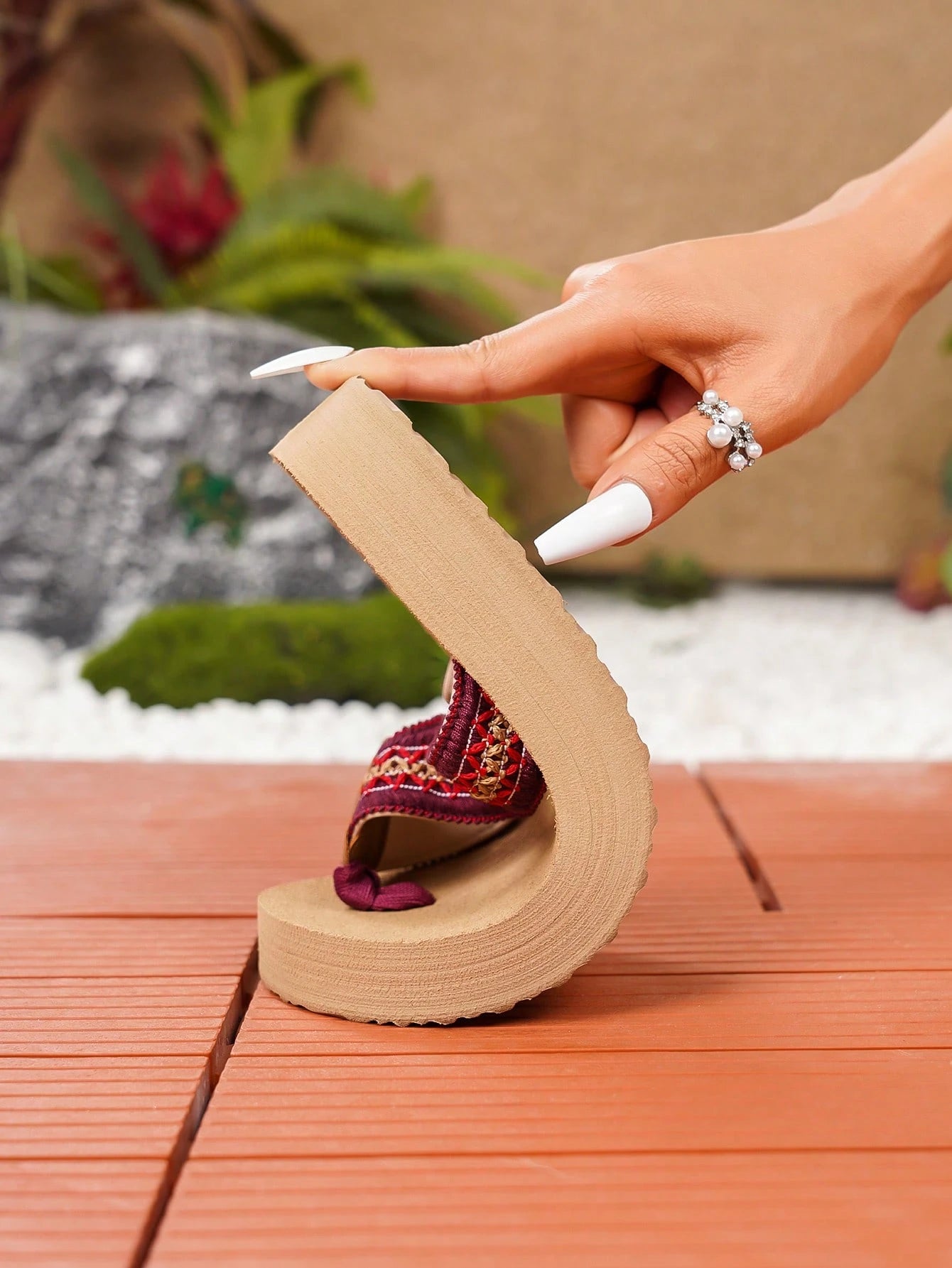 Popular Women's Fashionable Casual Thong Sandals, Lightweight And Comfortable Summer Outdoor White Flip Flops