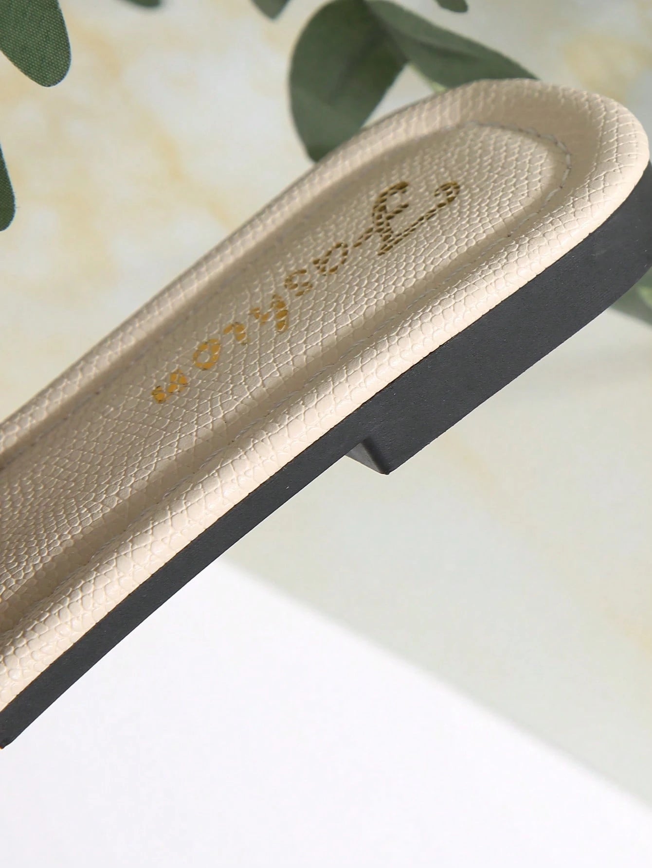 New Plus Size Luxury Anti-Slip Square Toe Mule Rhinestone & Pearl Embellished Fashion Versatile Women Beach Vacation Sandals