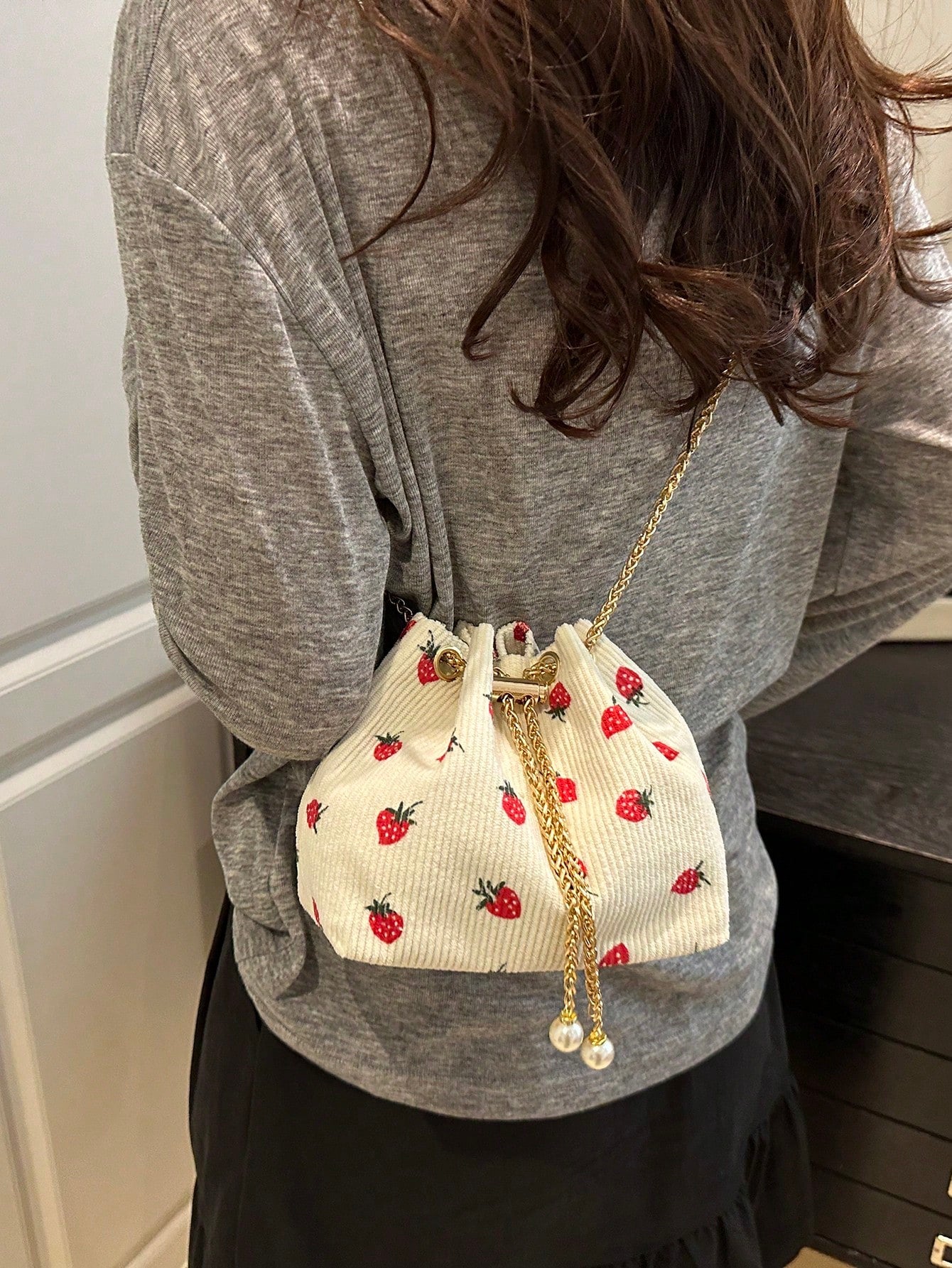 Fashion Solid Color Hollow Out Woven Chain Drawstring Mini Crossbody Bucket Bag