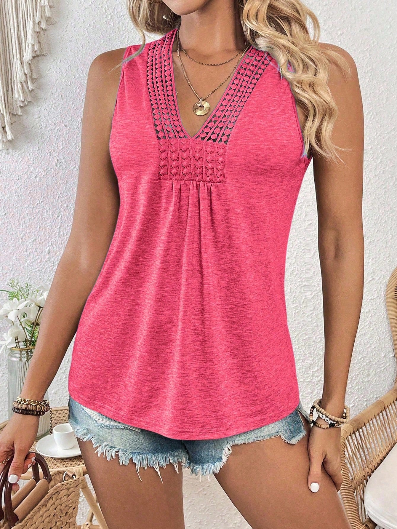 EMERY ROSE Summer V-Neck Contrast Guipure Lace Knitted Tank Top