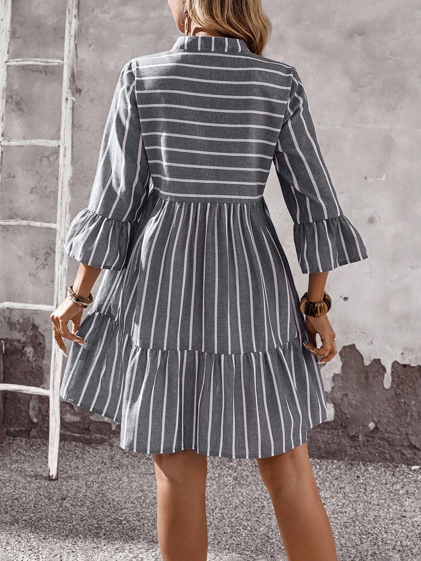 EMERY ROSE Women's Floral Print Cutout V-Neck Ruffled Hem Long Sleeve Mini Dress,Summer Dresses For Women