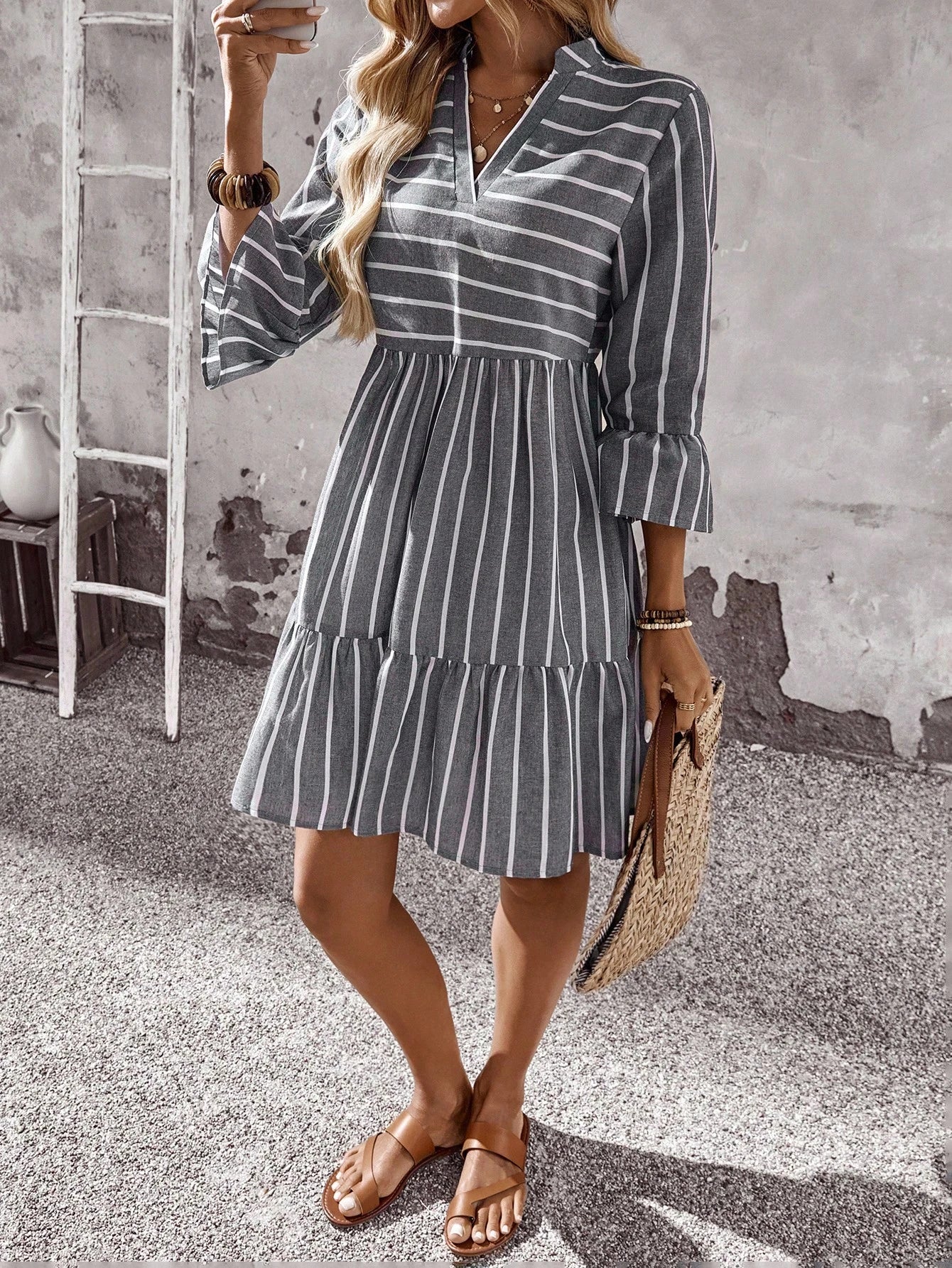 EMERY ROSE Women's Floral Print Cutout V-Neck Ruffled Hem Long Sleeve Mini Dress,Summer Dresses For Women