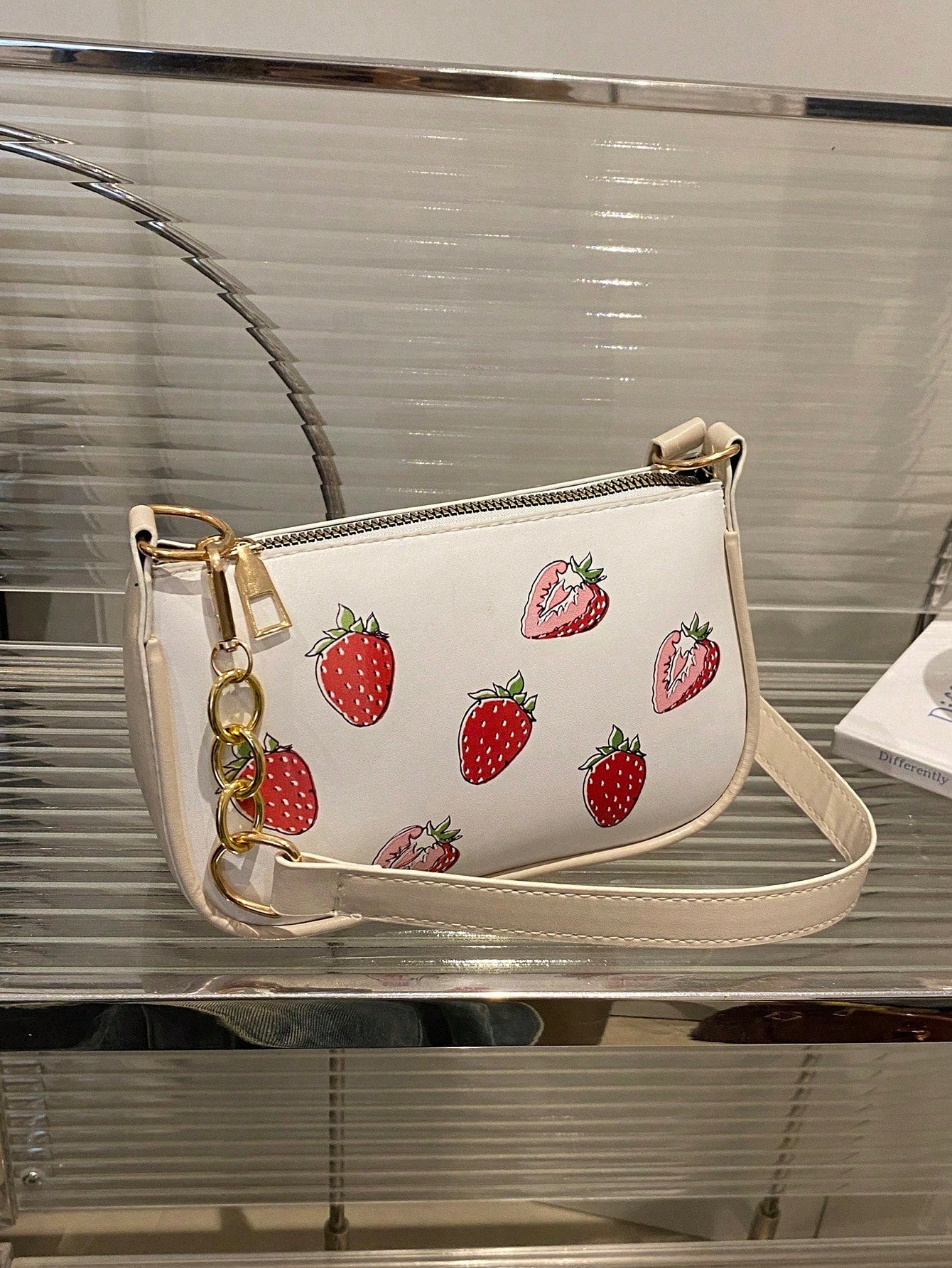 Lightweight,Business Casual Mini Crocodile Embossed Chain Bag For Teen Girls Women College Students,Rookies & White-Collar Workers Perfect For Office,College,Work ,Business,Commute,Outdoors, Travel, Outings, Animal Print Women Bag