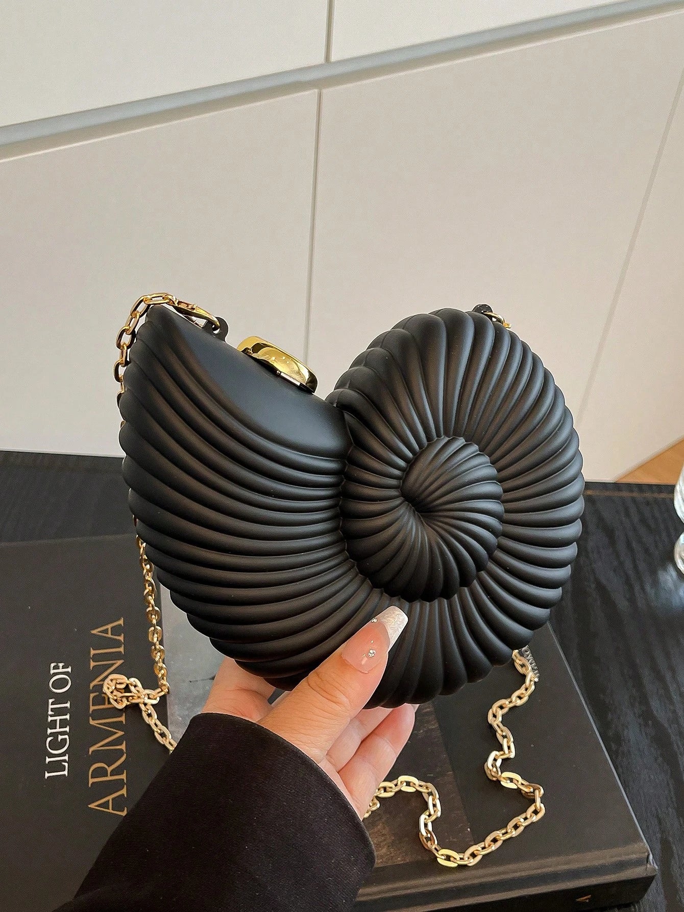 2025 Golden Conch Shaped Shoulder Bag, Detachable Shoulder Strap, Fashionable Lipstick Pouch, Elegant And Fashionable Shoulder Bag, Suitable For Evening Outings