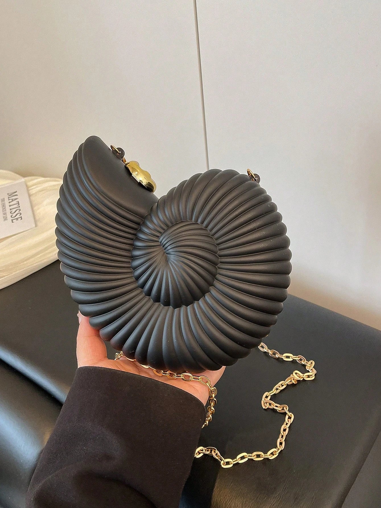 2025 Golden Conch Shaped Shoulder Bag, Detachable Shoulder Strap, Fashionable Lipstick Pouch, Elegant And Fashionable Shoulder Bag, Suitable For Evening Outings