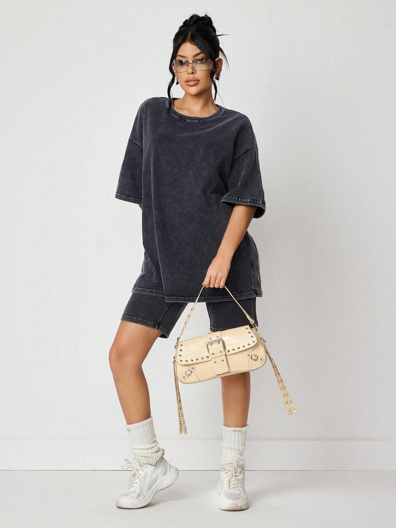 SHEIN X Lucía Bellido SHEIN SXY Fashionable Black Stud Shoulder Bag For Women, Versatile, Shopping Bag, Cool, Street Bag, Teenagers