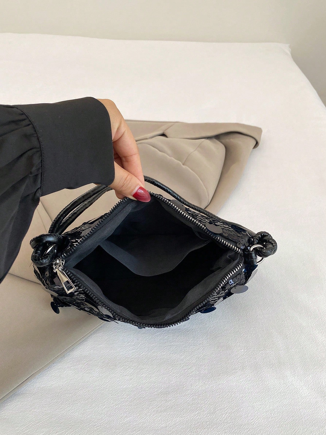 1pc Gold-Tone Glittery Crescent Moon Shape PVC Shoulder Bag For Women