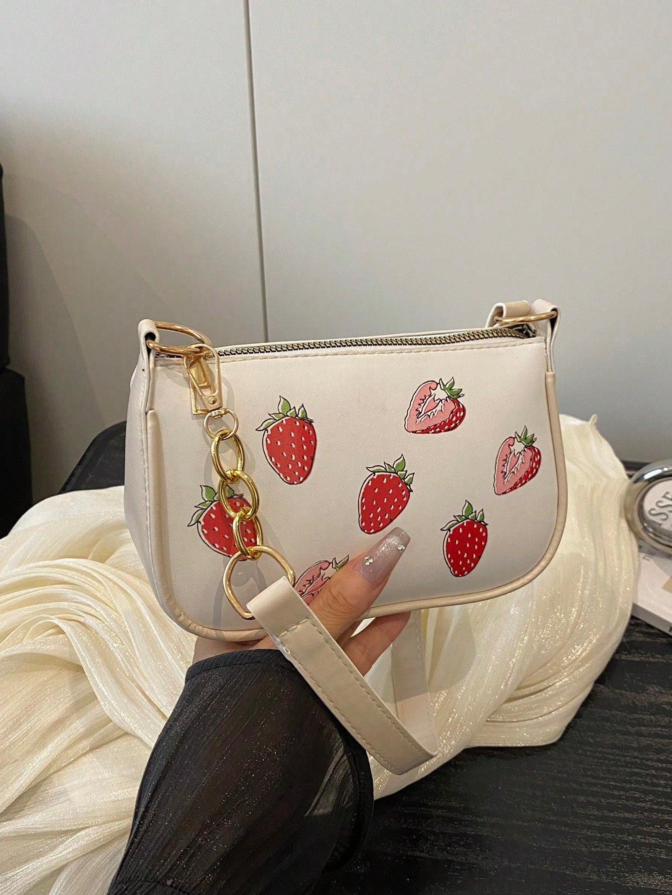 Lightweight,Business Casual Mini Crocodile Embossed Chain Bag For Teen Girls Women College Students,Rookies & White-Collar Workers Perfect For Office,College,Work ,Business,Commute,Outdoors, Travel, Outings, Animal Print Women Bag