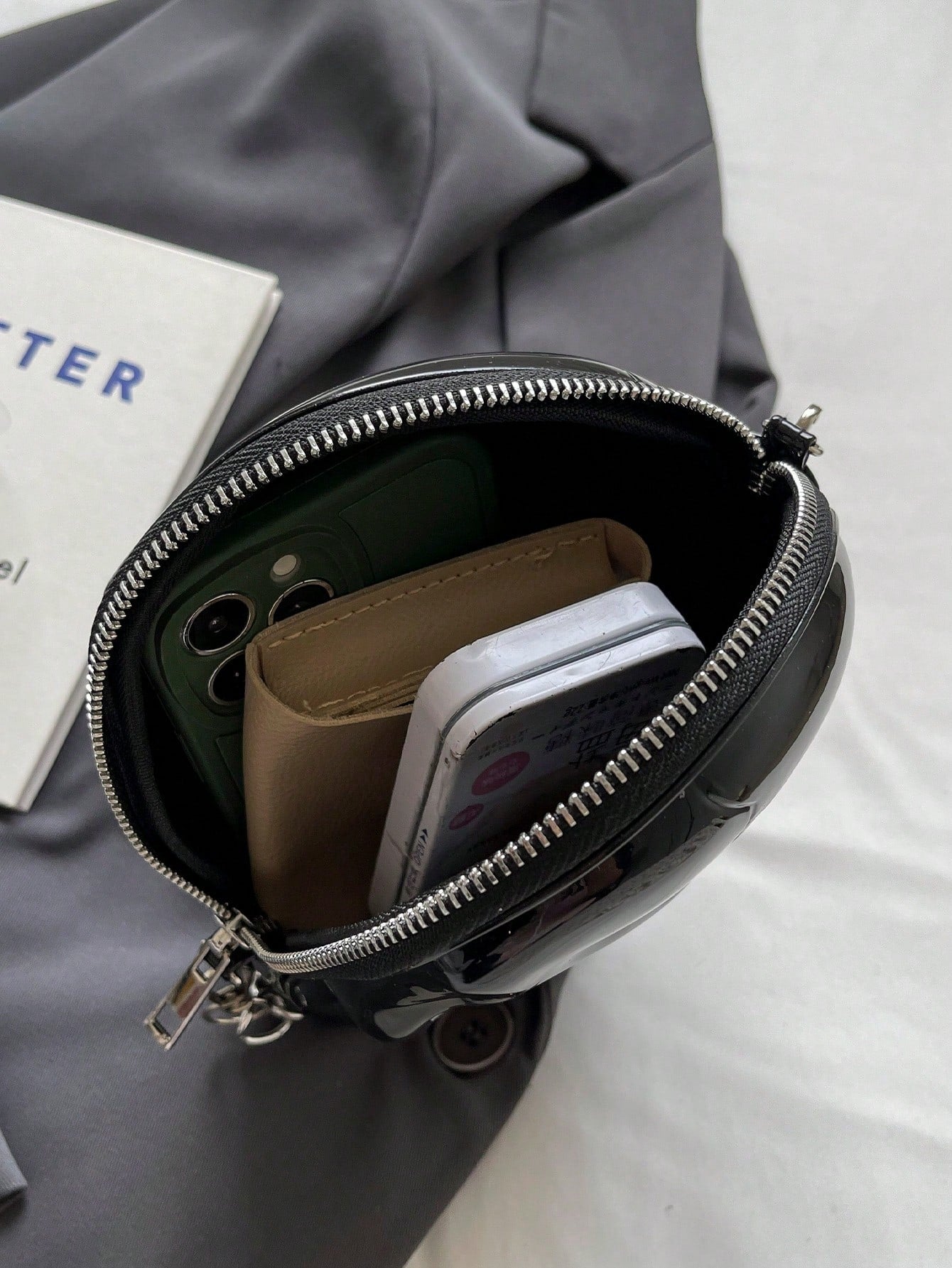 BAILEE 1 Pc Fashionable Personalized Punk Style And Cool Halloween Theme Solid Color Silicone Skull Bag With Zipper Closure And Metal Chain Design For Women's Crossbody Bag For Halloween Themed Party&Halloween Costume Matching&Halloween Gift