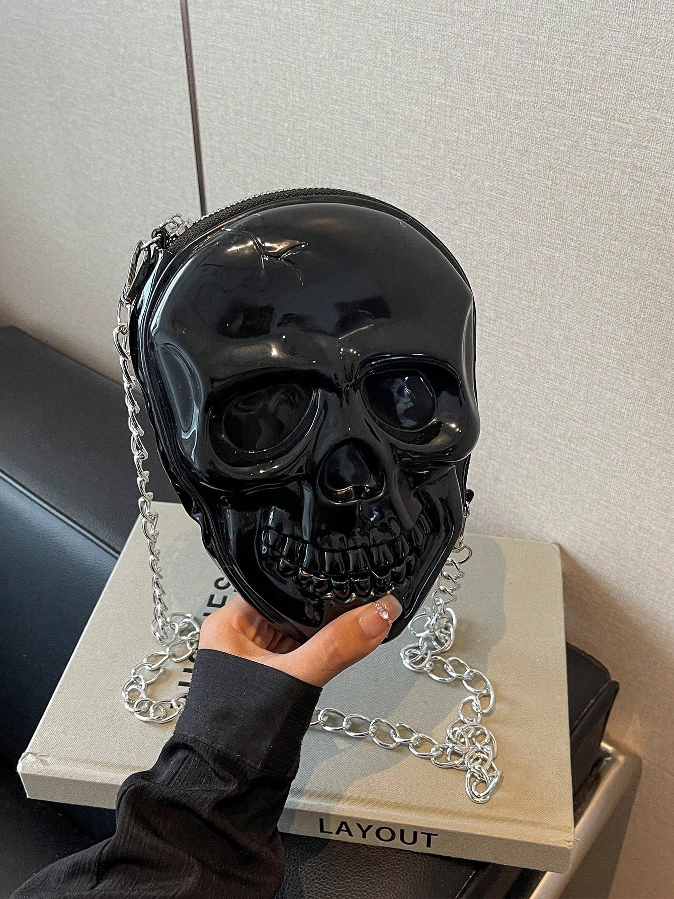 BAILEE 1 Pc Fashionable Personalized Punk Style And Cool Halloween Theme Solid Color Silicone Skull Bag With Zipper Closure And Metal Chain Design For Women's Crossbody Bag For Halloween Themed Party&Halloween Costume Matching&Halloween Gift