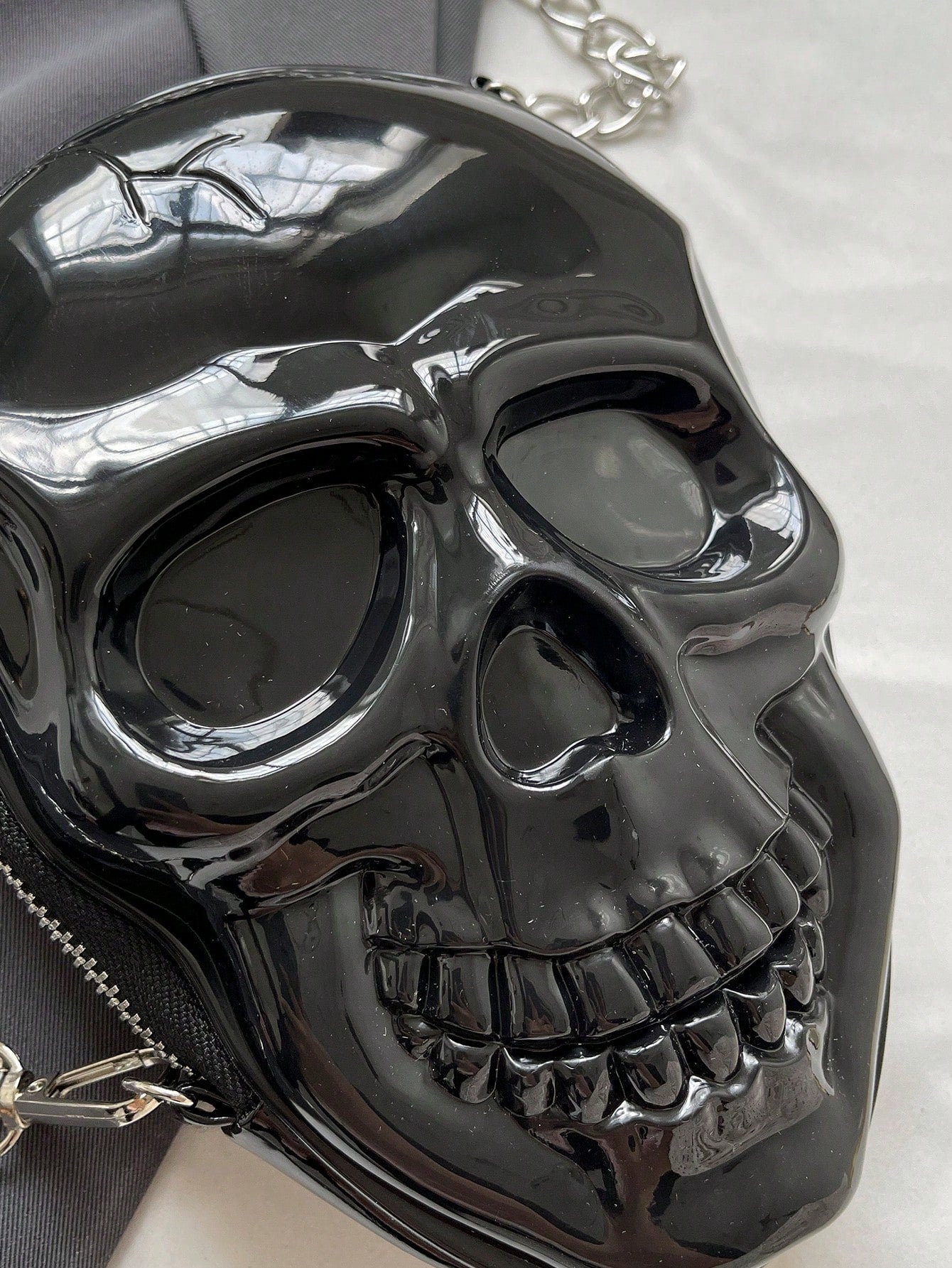 BAILEE 1 Pc Fashionable Personalized Punk Style And Cool Halloween Theme Solid Color Silicone Skull Bag With Zipper Closure And Metal Chain Design For Women's Crossbody Bag For Halloween Themed Party&Halloween Costume Matching&Halloween Gift