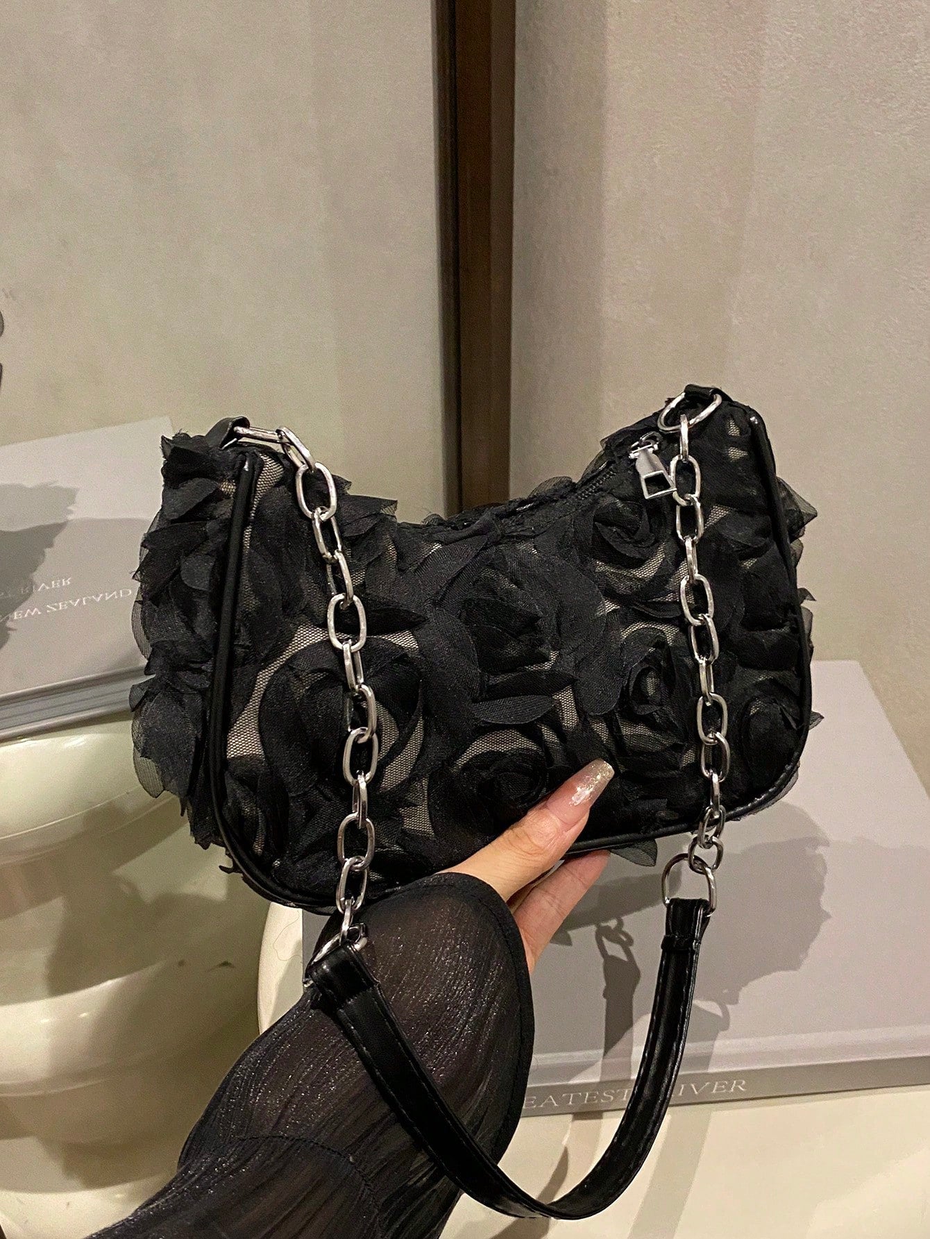 Lightweight,Business Casual Mini Crocodile Embossed Chain Bag For Teen Girls Women College Students,Rookies & White-Collar Workers Perfect For Office,College,Work ,Business,Commute,Outdoors, Travel, Outings, Animal Print Women Bag