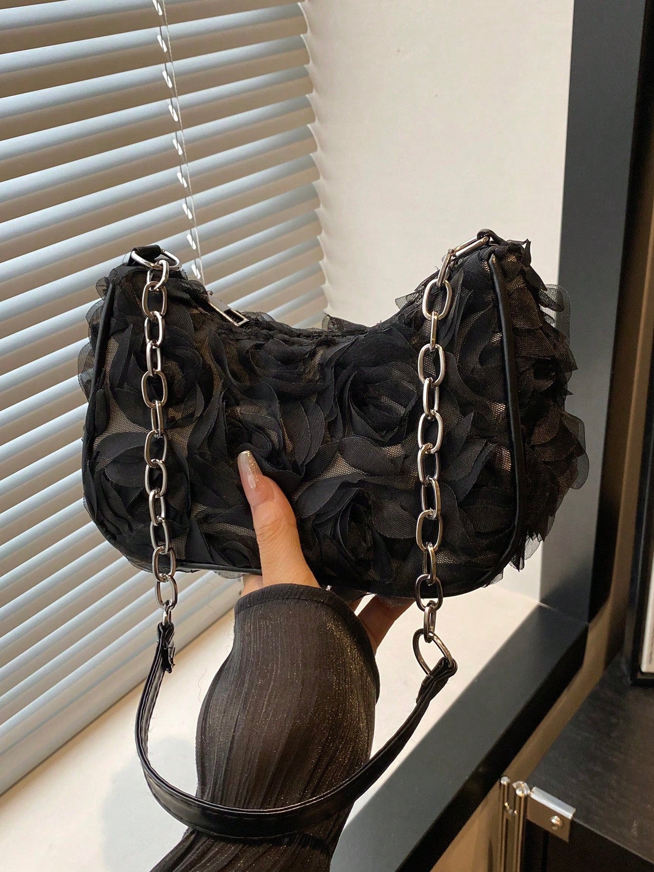 Lightweight,Business Casual Mini Crocodile Embossed Chain Bag For Teen Girls Women College Students,Rookies & White-Collar Workers Perfect For Office,College,Work ,Business,Commute,Outdoors, Travel, Outings, Animal Print Women Bag