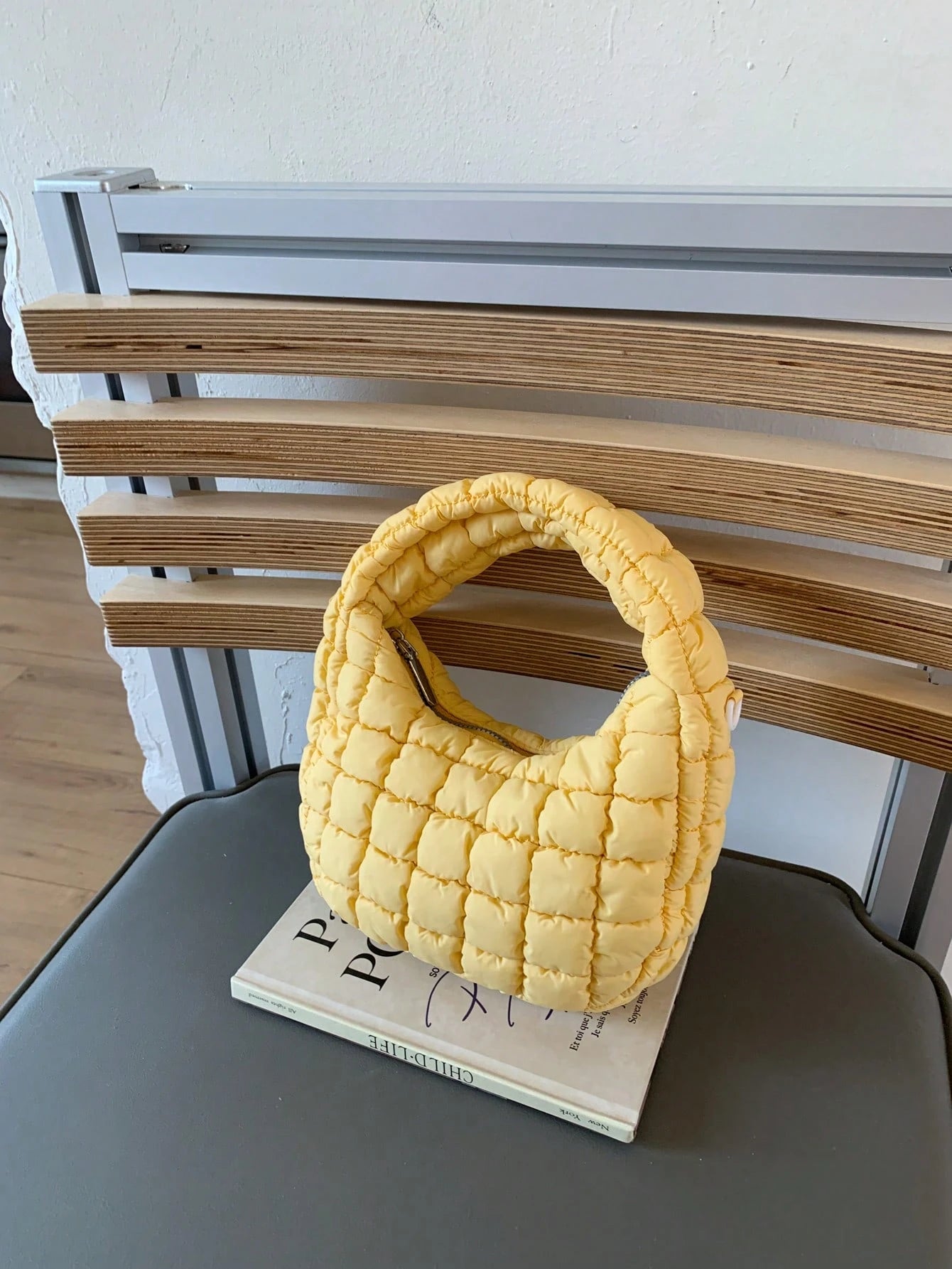 2024 New Style Cloud-Shaped Ruched Orange Bag, Handheld Bag, Versatile Casual Women's Bag, Crescent-Shaped Clutch Bag