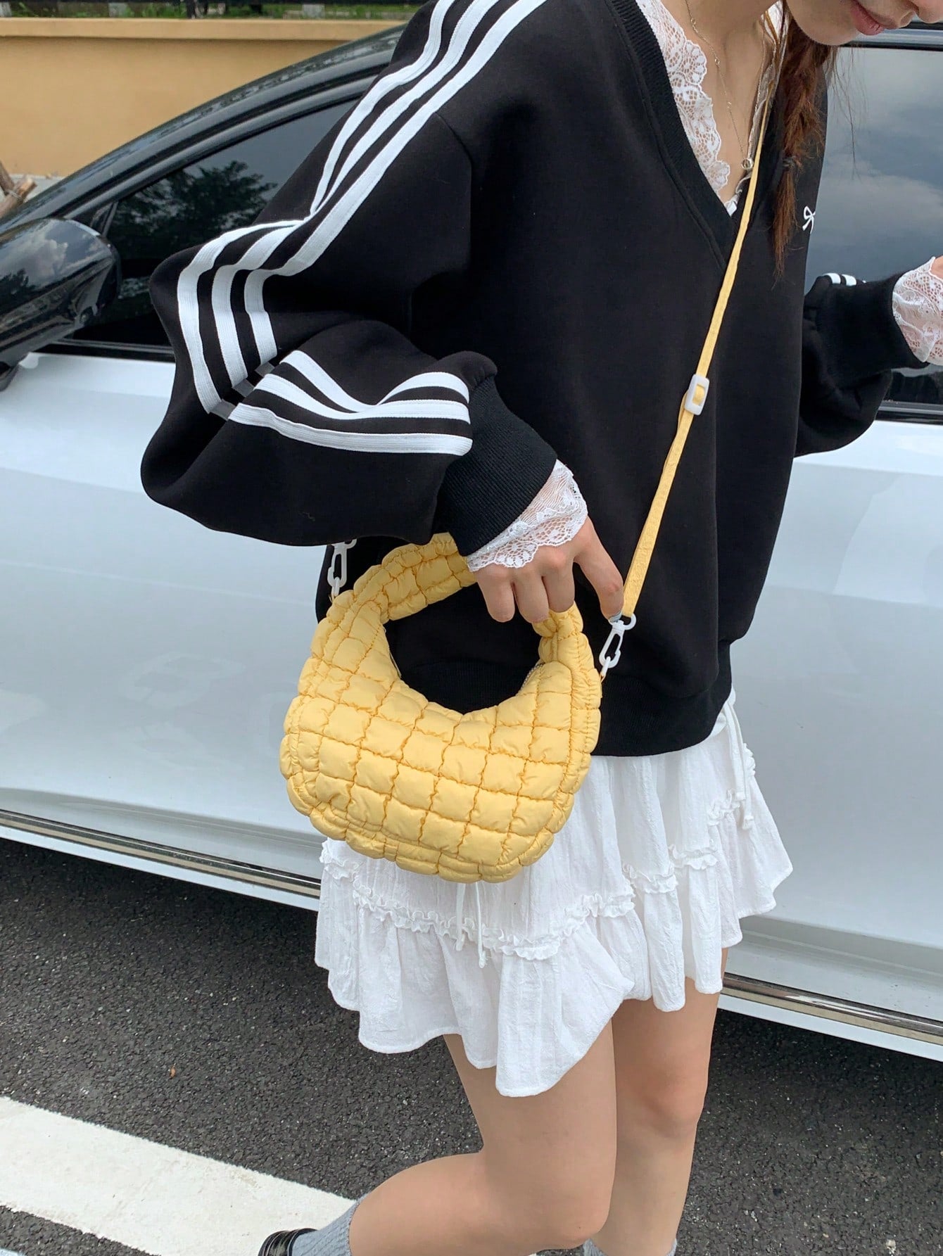 2024 New Style Cloud-Shaped Ruched Orange Bag, Handheld Bag, Versatile Casual Women's Bag, Crescent-Shaped Clutch Bag