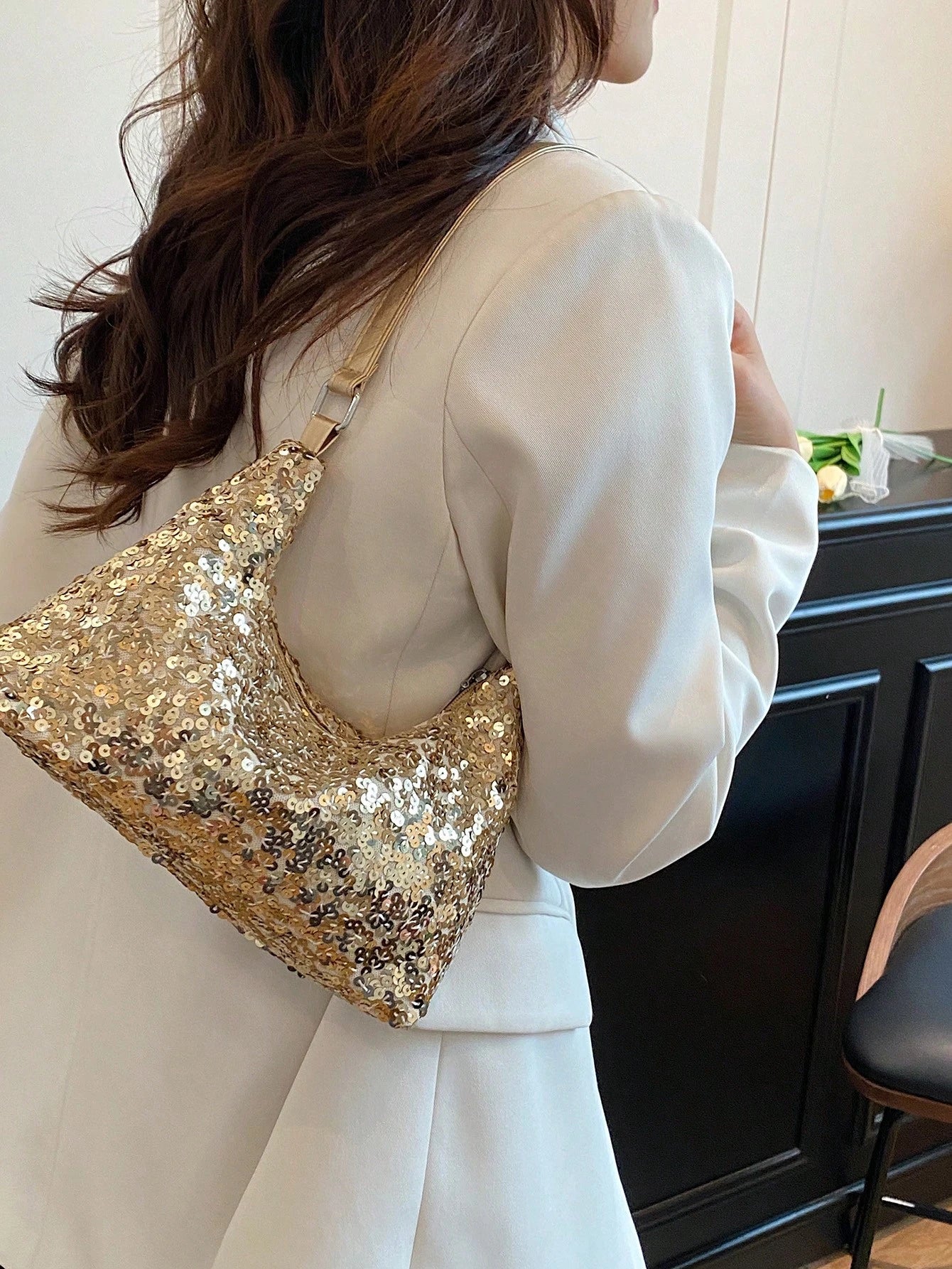 Fashionable Solid-Color Metal Chain Straw Crescent Moon Tote Bag, Women's Multi-Purpose Handbag, Clutch, Beach Bag, Casual Straw Handbag, Phone Pouch