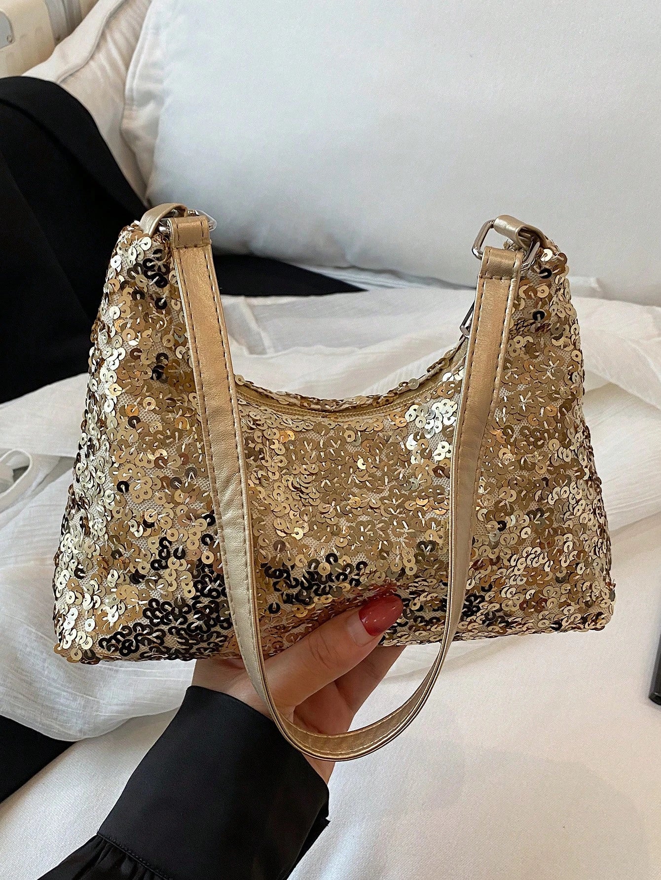 Fashionable Solid-Color Metal Chain Straw Crescent Moon Tote Bag, Women's Multi-Purpose Handbag, Clutch, Beach Bag, Casual Straw Handbag, Phone Pouch