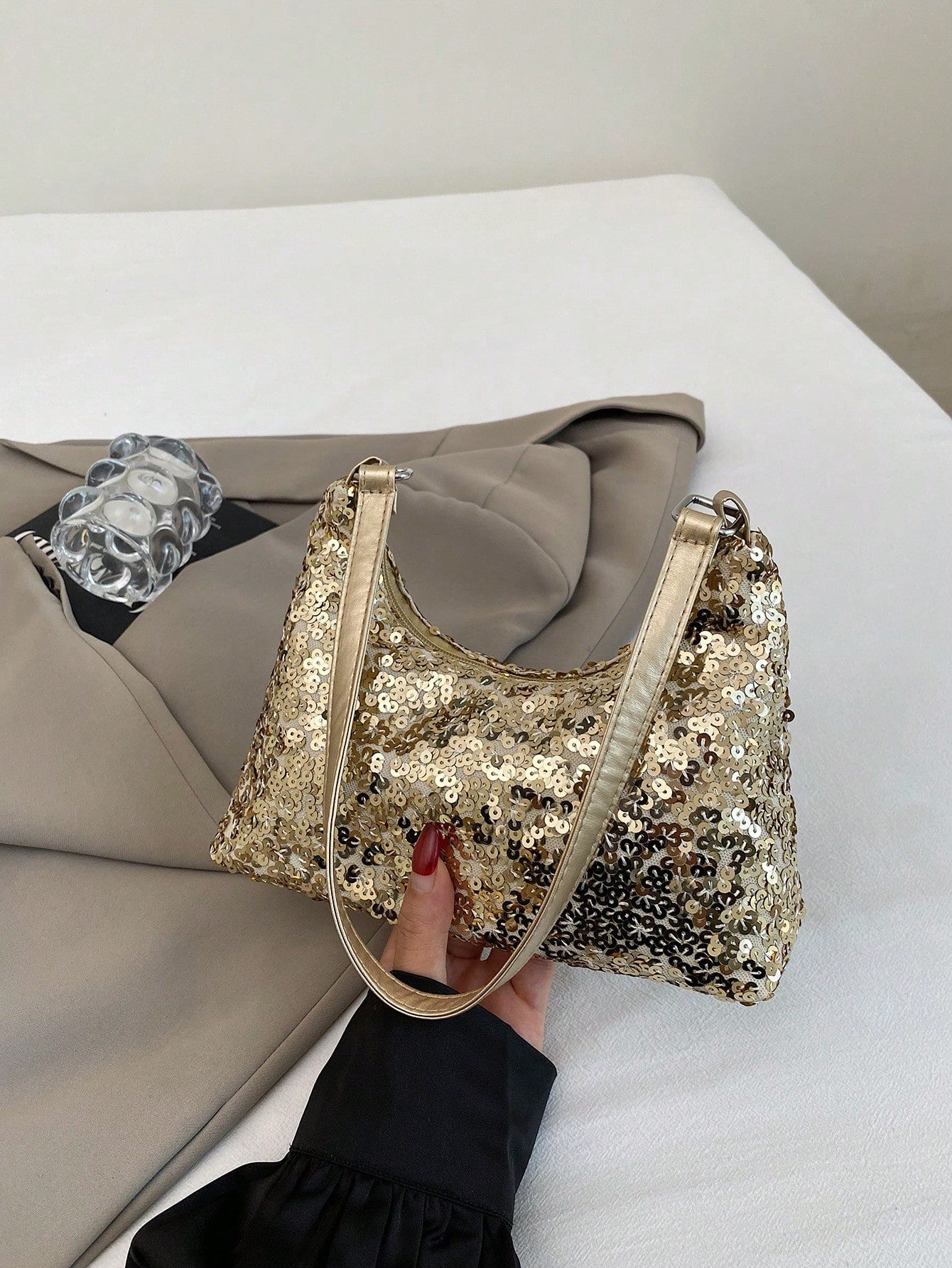 Fashionable Solid-Color Metal Chain Straw Crescent Moon Tote Bag, Women's Multi-Purpose Handbag, Clutch, Beach Bag, Casual Straw Handbag, Phone Pouch