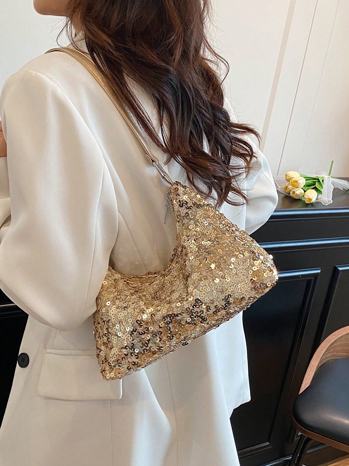 Fashionable Solid-Color Metal Chain Straw Crescent Moon Tote Bag, Women's Multi-Purpose Handbag, Clutch, Beach Bag, Casual Straw Handbag, Phone Pouch