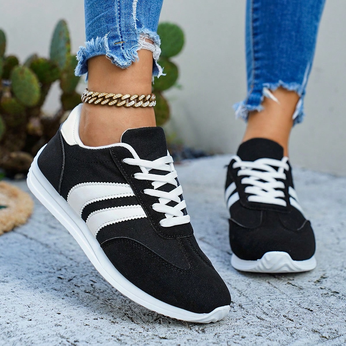 Women'S Retro Lightweight Slip-On Sneakers - White/Green & Red/White Color Options, Synthetic Cover Upper, Breathable Fabric Lining & Cushioned EVA/PVC Sole For Casual Sports & Casual Attire, Ladies Sneakers, Classic Stripe Design