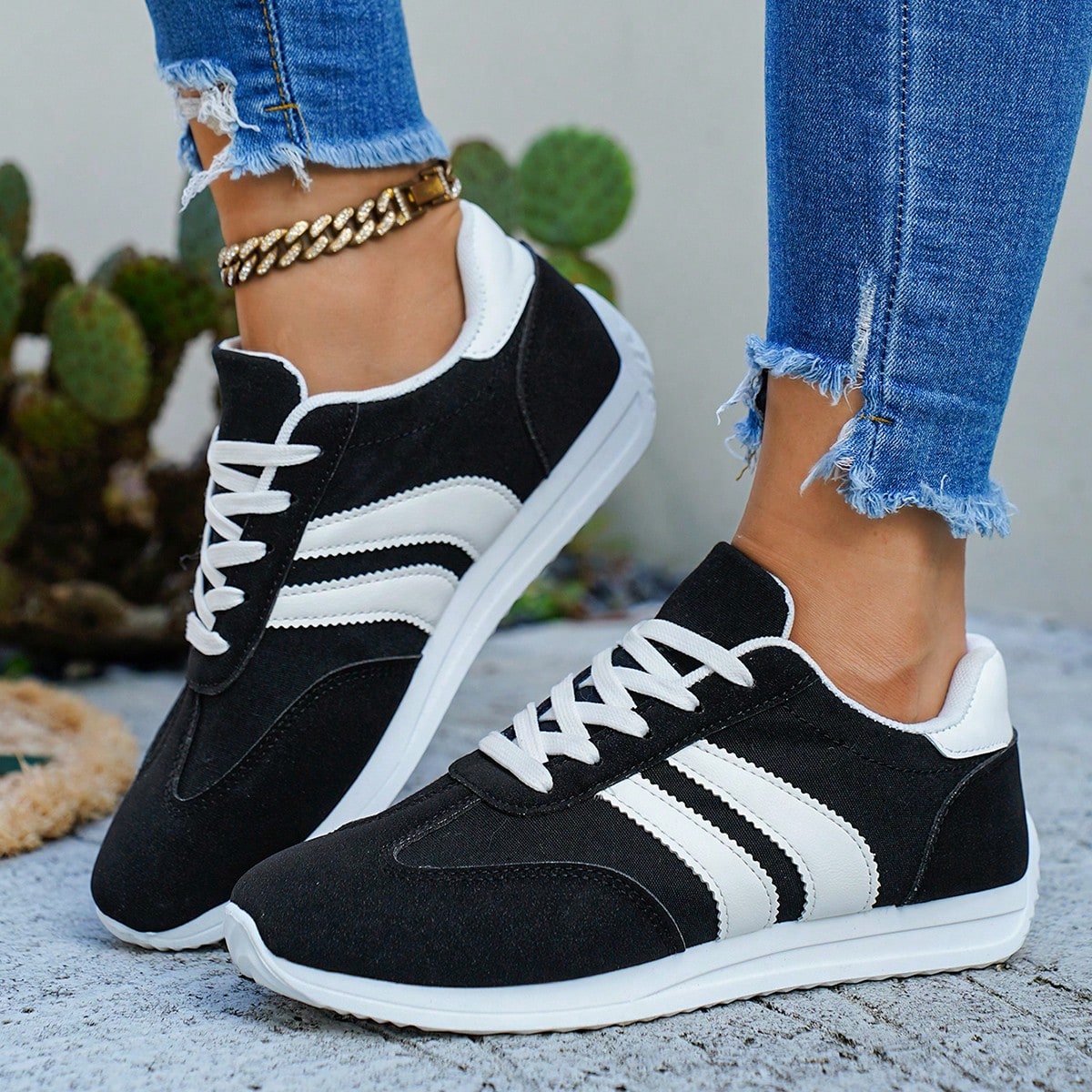 Women'S Retro Lightweight Slip-On Sneakers - White/Green & Red/White Color Options, Synthetic Cover Upper, Breathable Fabric Lining & Cushioned EVA/PVC Sole For Casual Sports & Casual Attire, Ladies Sneakers, Classic Stripe Design