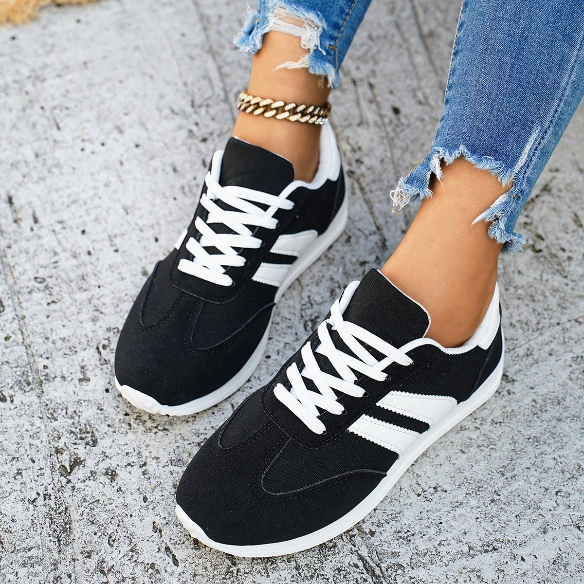 Women'S Retro Lightweight Slip-On Sneakers - White/Green & Red/White Color Options, Synthetic Cover Upper, Breathable Fabric Lining & Cushioned EVA/PVC Sole For Casual Sports & Casual Attire, Ladies Sneakers, Classic Stripe Design