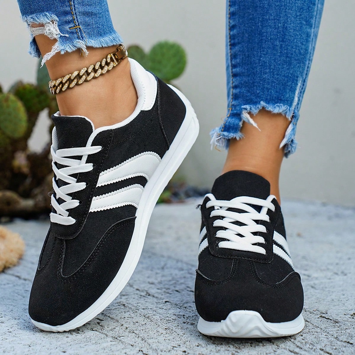 Women'S Retro Lightweight Slip-On Sneakers - White/Green & Red/White Color Options, Synthetic Cover Upper, Breathable Fabric Lining & Cushioned EVA/PVC Sole For Casual Sports & Casual Attire, Ladies Sneakers, Classic Stripe Design