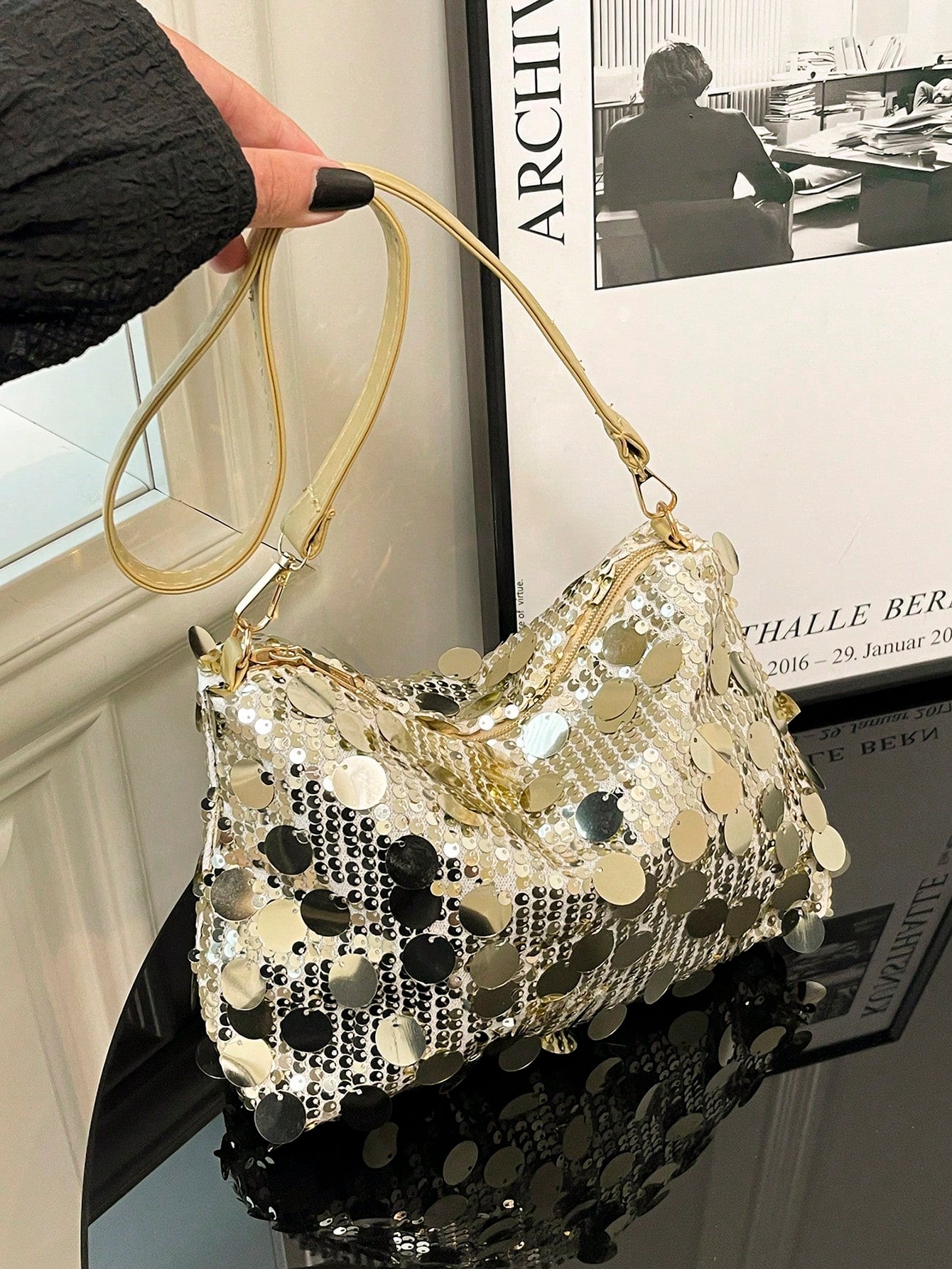 1pc Gold-Tone Glittery Crescent Moon Shape PVC Shoulder Bag For Women