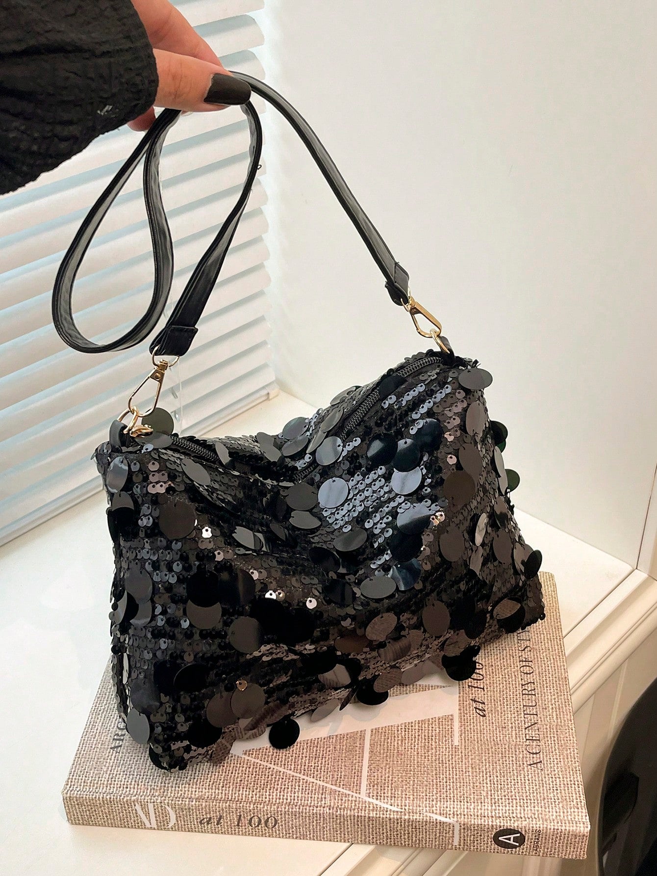 1pc Gold-Tone Glittery Crescent Moon Shape PVC Shoulder Bag For Women