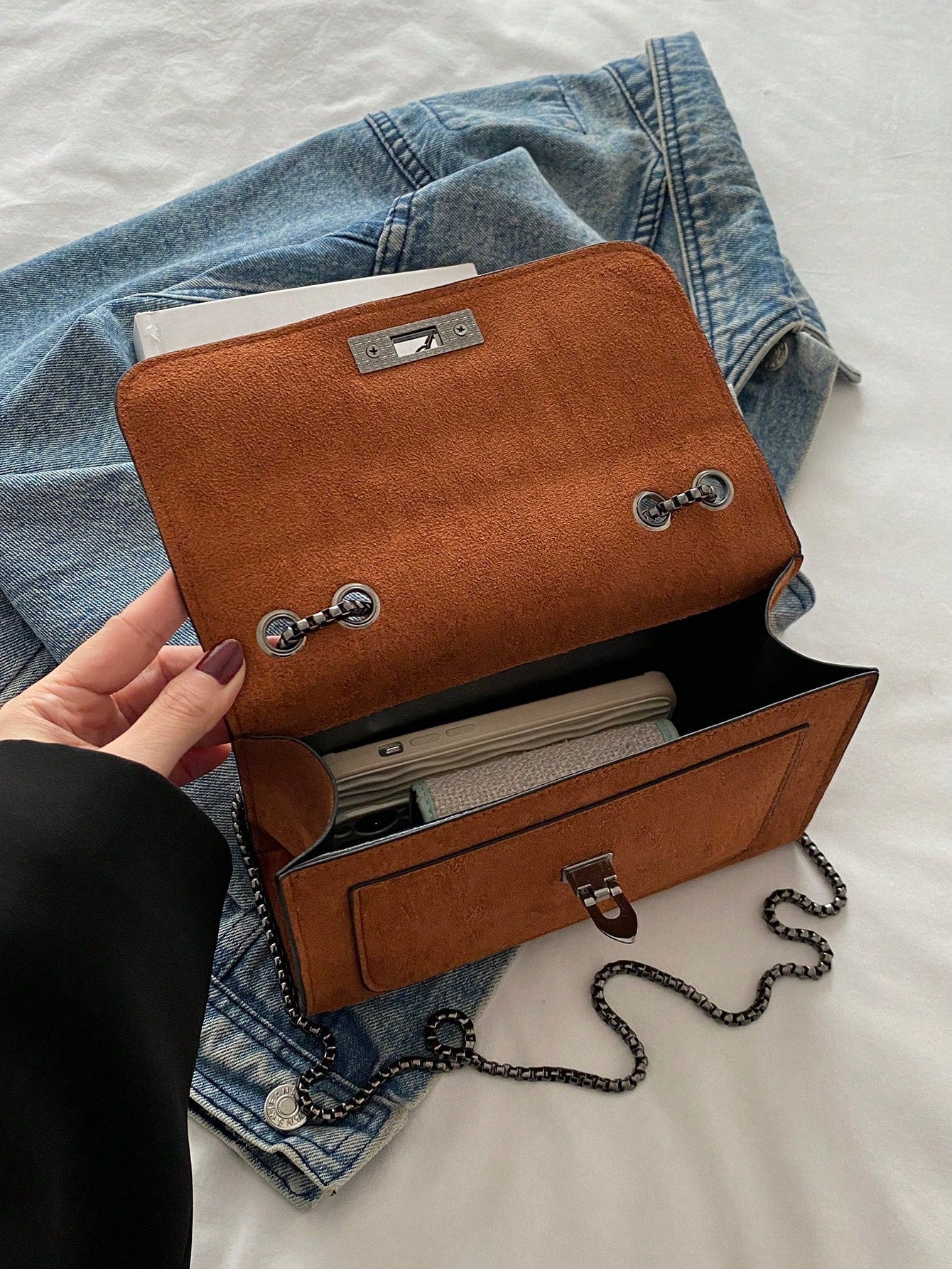 1pc Minimalist Fashion Indentation Diamond Shape Square Bag Lock Closure Flap Opening Metal Chain Shoulder Bag Suitable For Women's Daily Casual Use