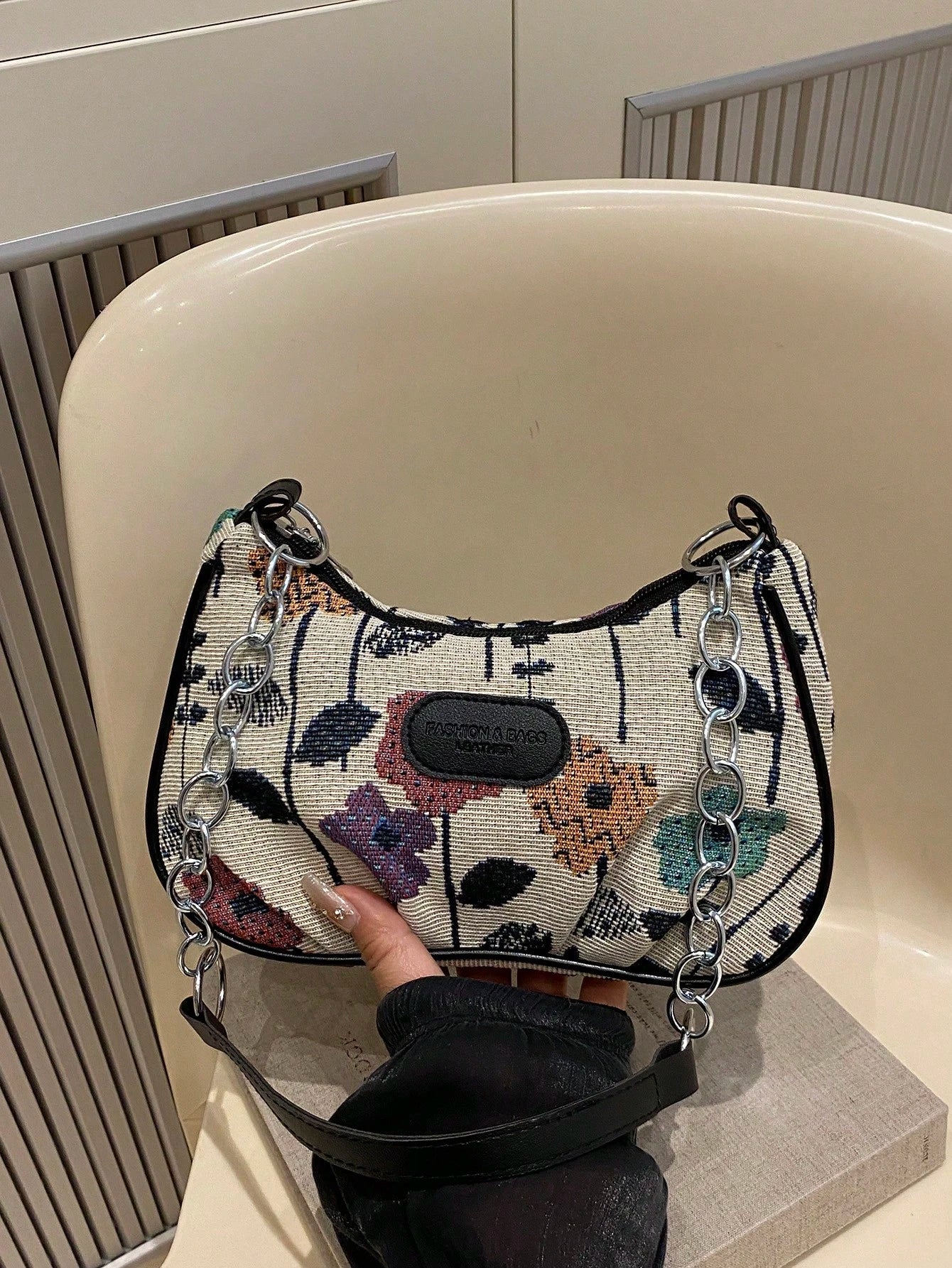 Lightweight,Business Casual Mini Crocodile Embossed Chain Bag For Teen Girls Women College Students,Rookies & White-Collar Workers Perfect For Office,College,Work ,Business,Commute,Outdoors, Travel, Outings, Animal Print Women Bag