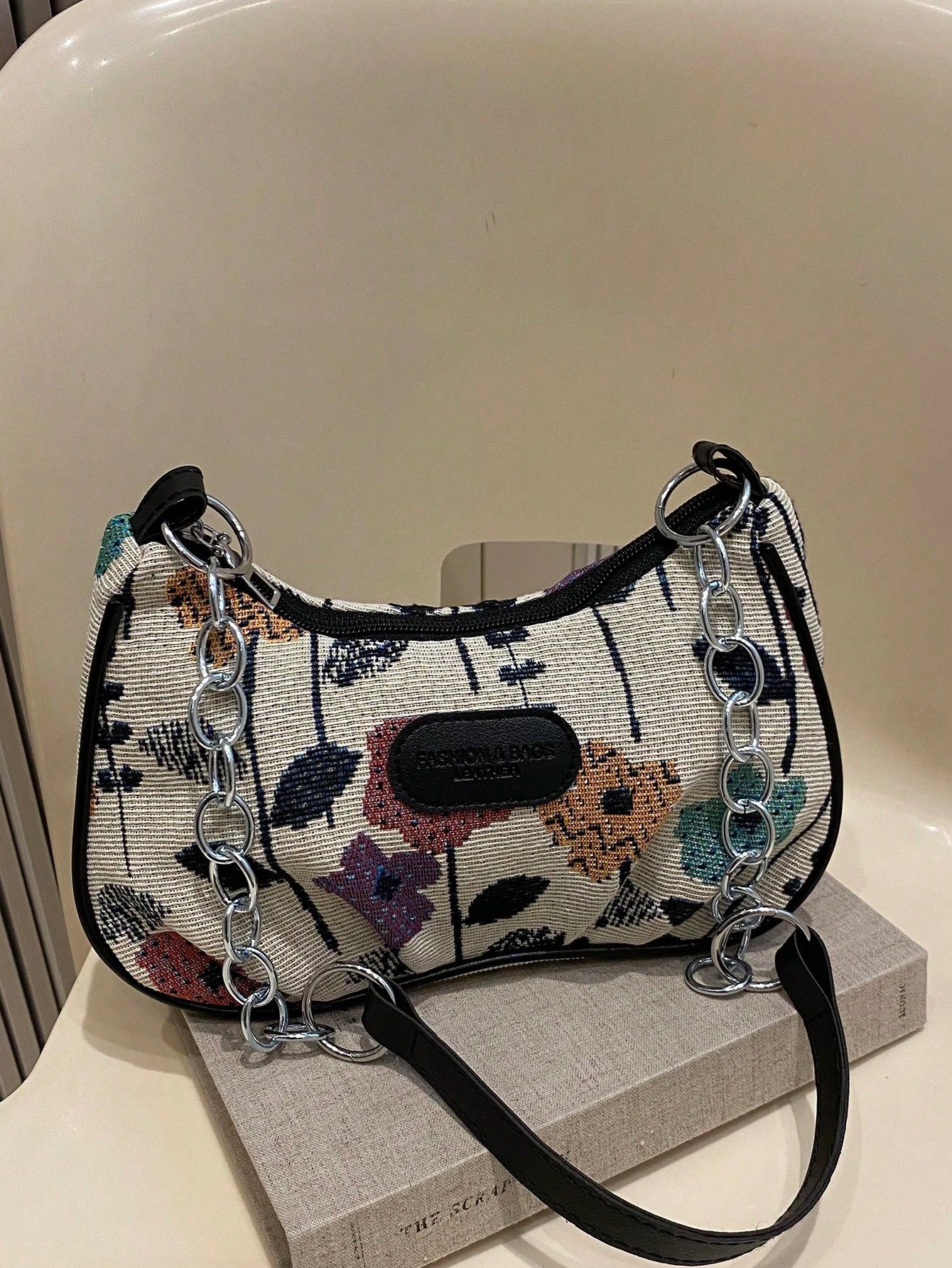 Lightweight,Business Casual Mini Crocodile Embossed Chain Bag For Teen Girls Women College Students,Rookies & White-Collar Workers Perfect For Office,College,Work ,Business,Commute,Outdoors, Travel, Outings, Animal Print Women Bag