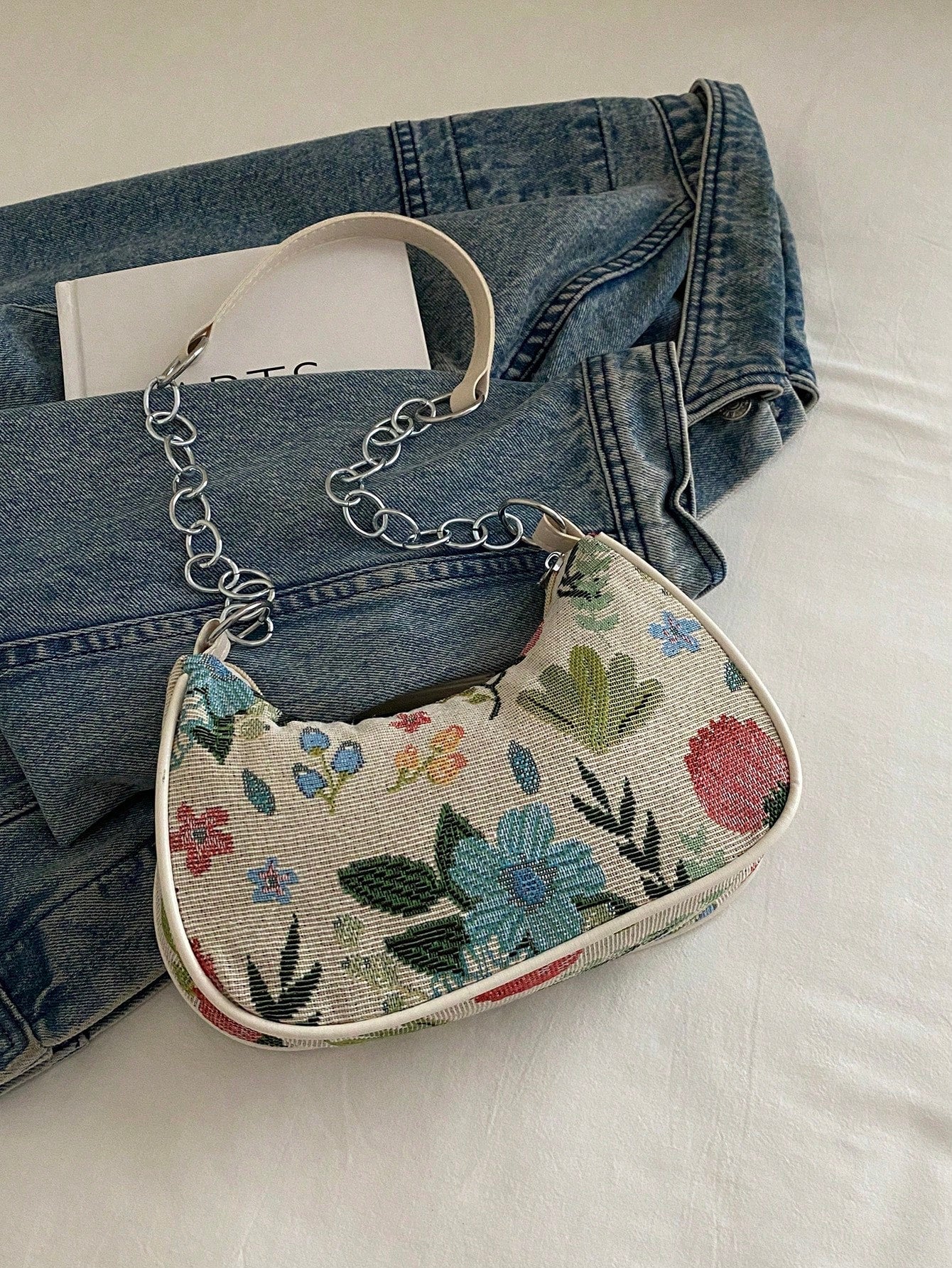 Lightweight,Business Casual Mini Crocodile Embossed Chain Bag For Teen Girls Women College Students,Rookies & White-Collar Workers Perfect For Office,College,Work ,Business,Commute,Outdoors, Travel, Outings, Animal Print Women Bag