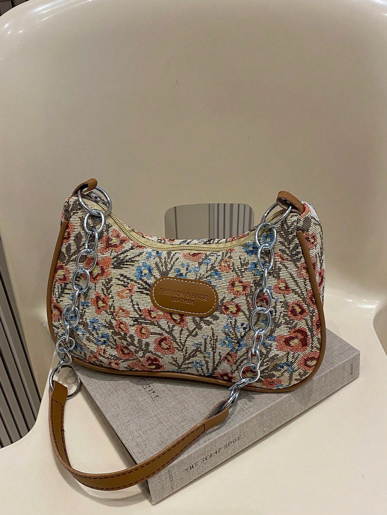 Lightweight,Business Casual Mini Crocodile Embossed Chain Bag For Teen Girls Women College Students,Rookies & White-Collar Workers Perfect For Office,College,Work ,Business,Commute,Outdoors, Travel, Outings, Animal Print Women Bag