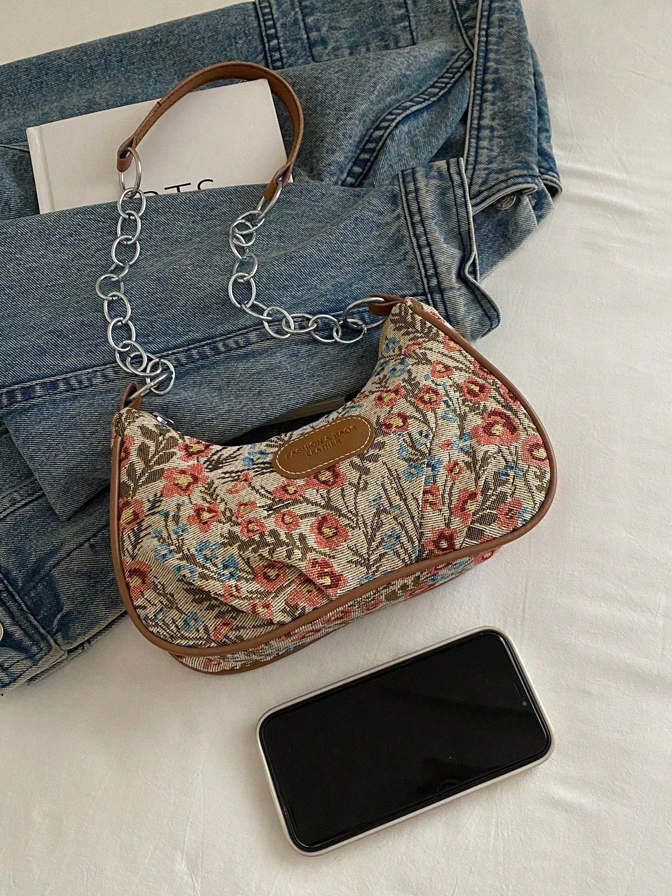 Lightweight,Business Casual Mini Crocodile Embossed Chain Bag For Teen Girls Women College Students,Rookies & White-Collar Workers Perfect For Office,College,Work ,Business,Commute,Outdoors, Travel, Outings, Animal Print Women Bag