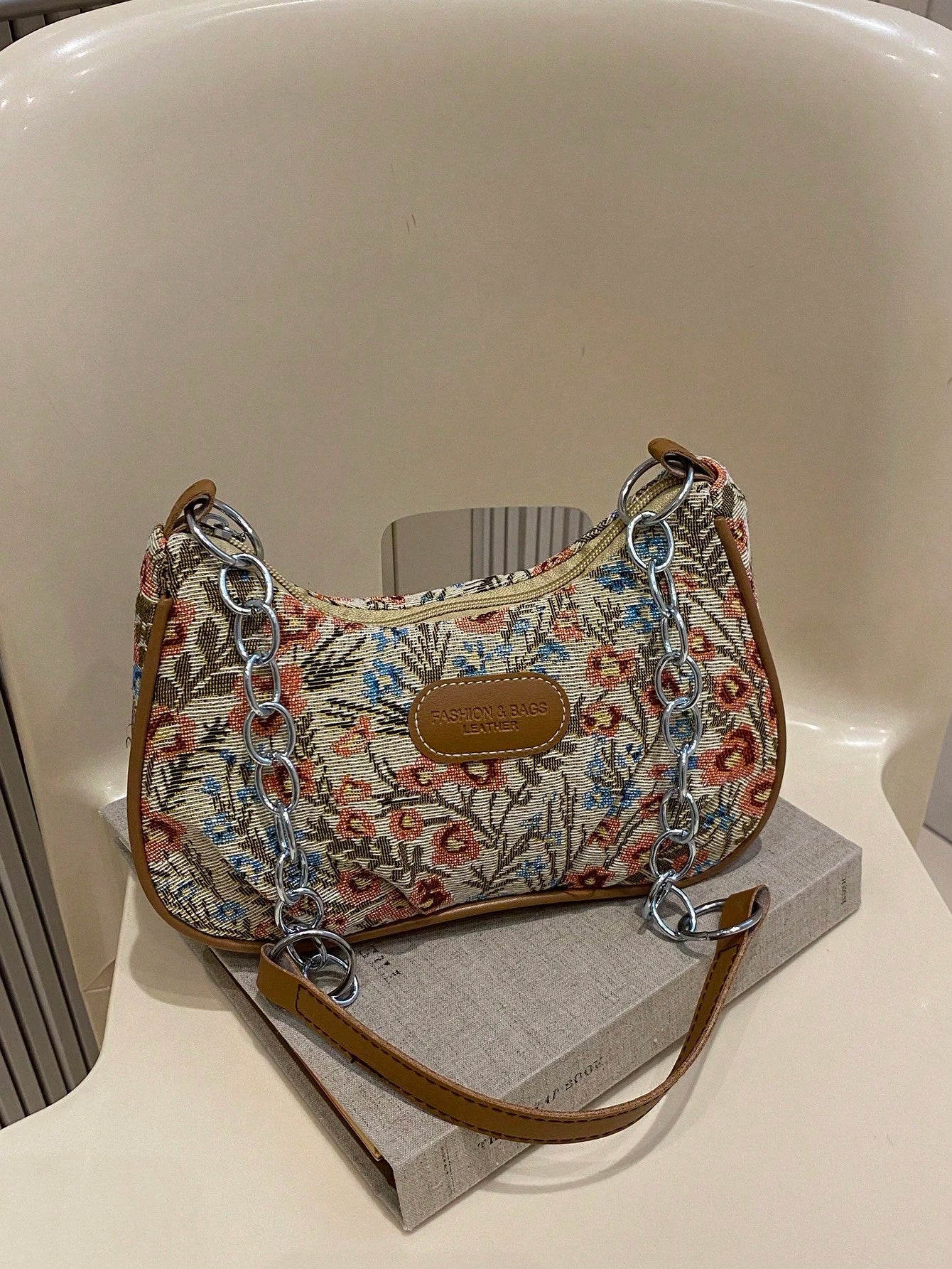 Lightweight,Business Casual Mini Crocodile Embossed Chain Bag For Teen Girls Women College Students,Rookies & White-Collar Workers Perfect For Office,College,Work ,Business,Commute,Outdoors, Travel, Outings, Animal Print Women Bag