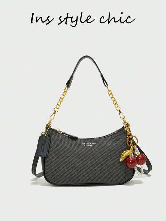 The New Fashion Classic Wild Letter Pattern Decoration Design Solid Color Pu Waterproof Fabric Shoulder Crescent Bag Underarm Bag Is Suitable For Shopping And Can Be Slung.