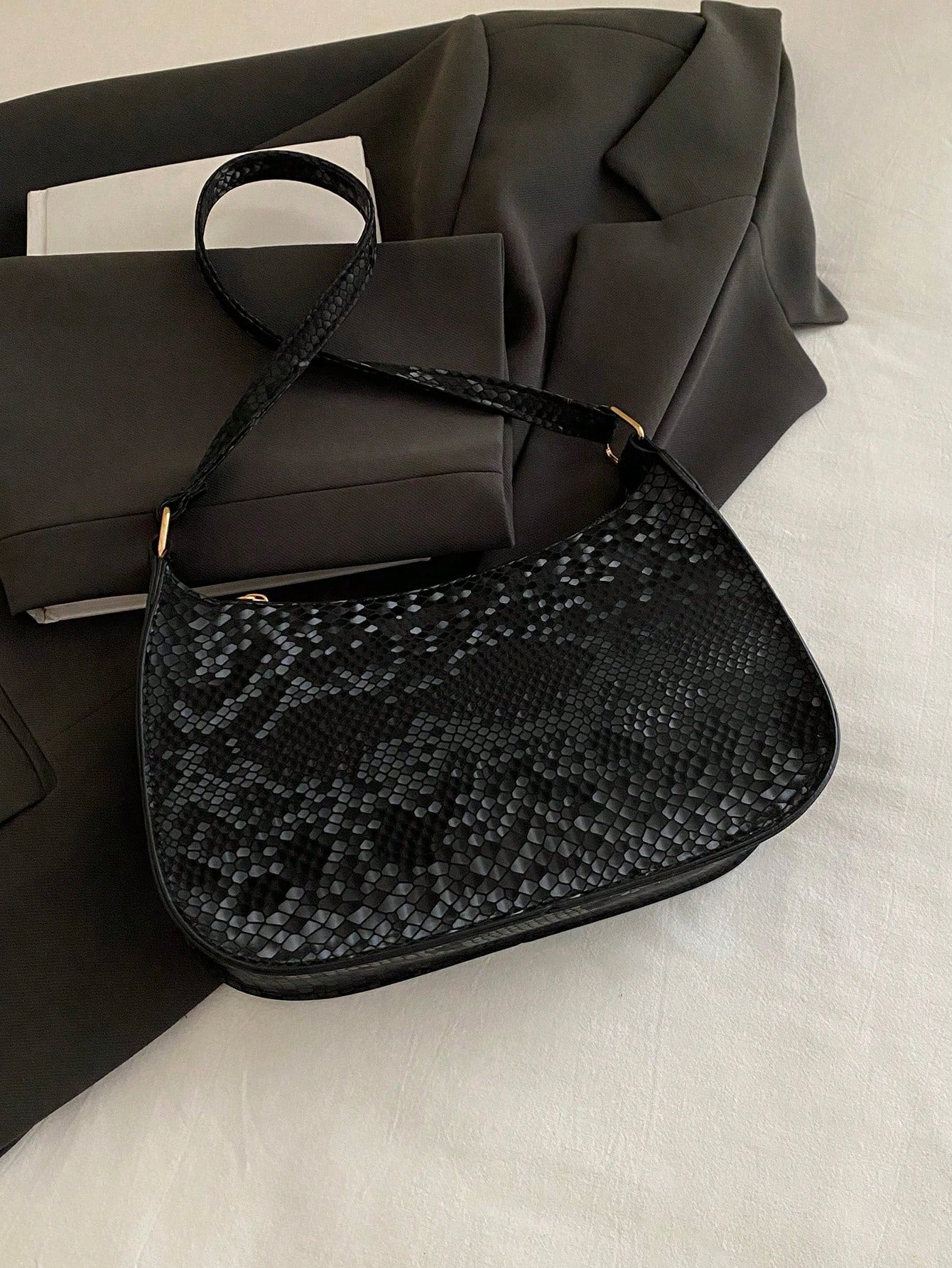 Lightweight,Business Casual Mini Crocodile Embossed Chain Bag For Teen Girls Women College Students,Rookies & White-Collar Workers Perfect For Office,College,Work ,Business,Commute,Outdoors, Travel, Outings, Animal Print Women Bag