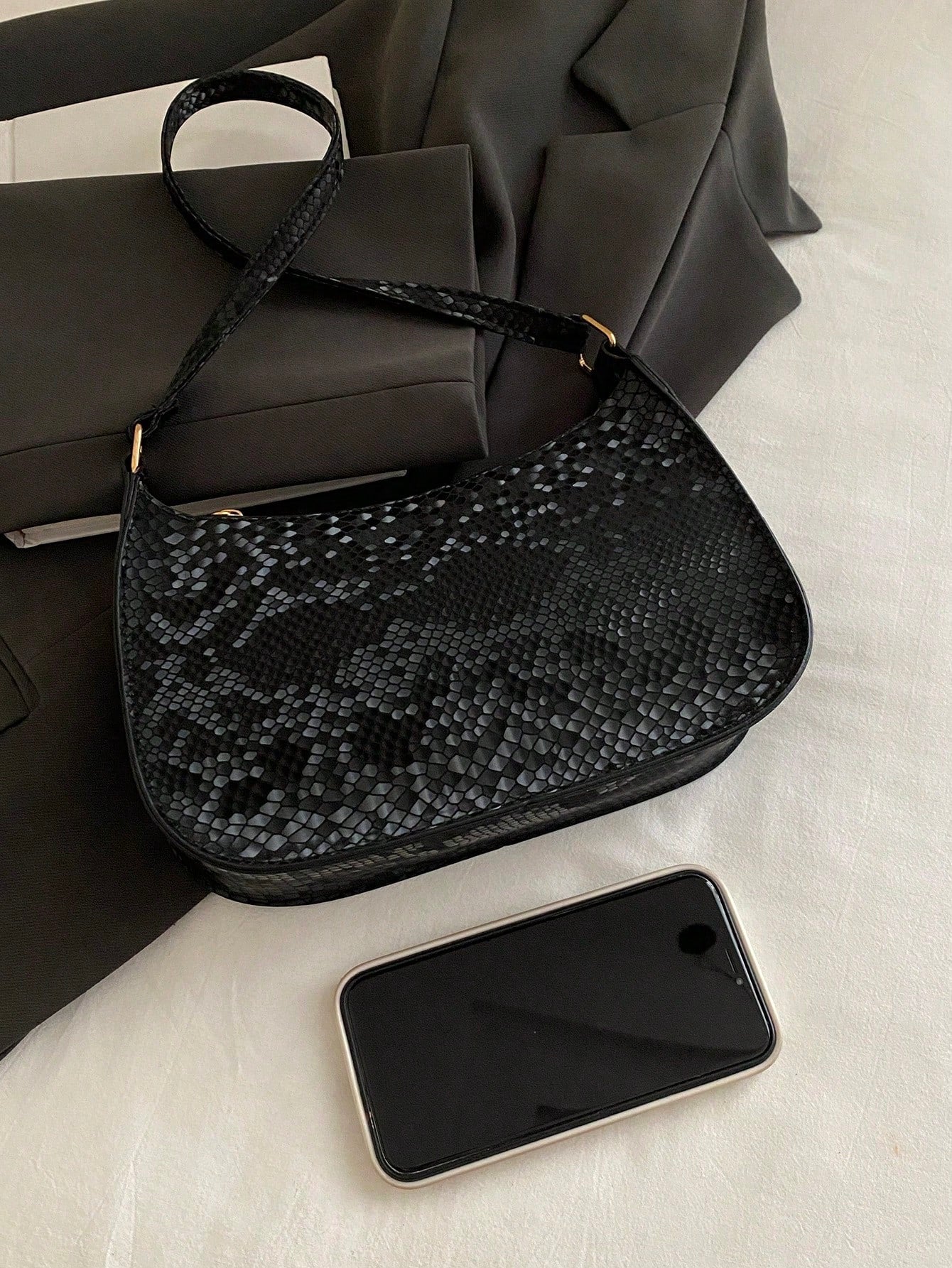 Lightweight,Business Casual Mini Crocodile Embossed Chain Bag For Teen Girls Women College Students,Rookies & White-Collar Workers Perfect For Office,College,Work ,Business,Commute,Outdoors, Travel, Outings, Animal Print Women Bag