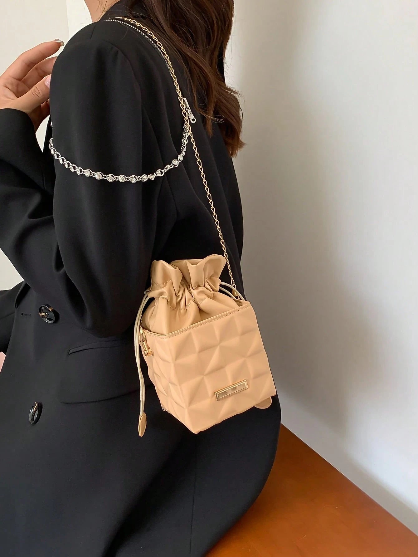 Women's Drawstring Closure Square Mini Chain Crossbody Bag