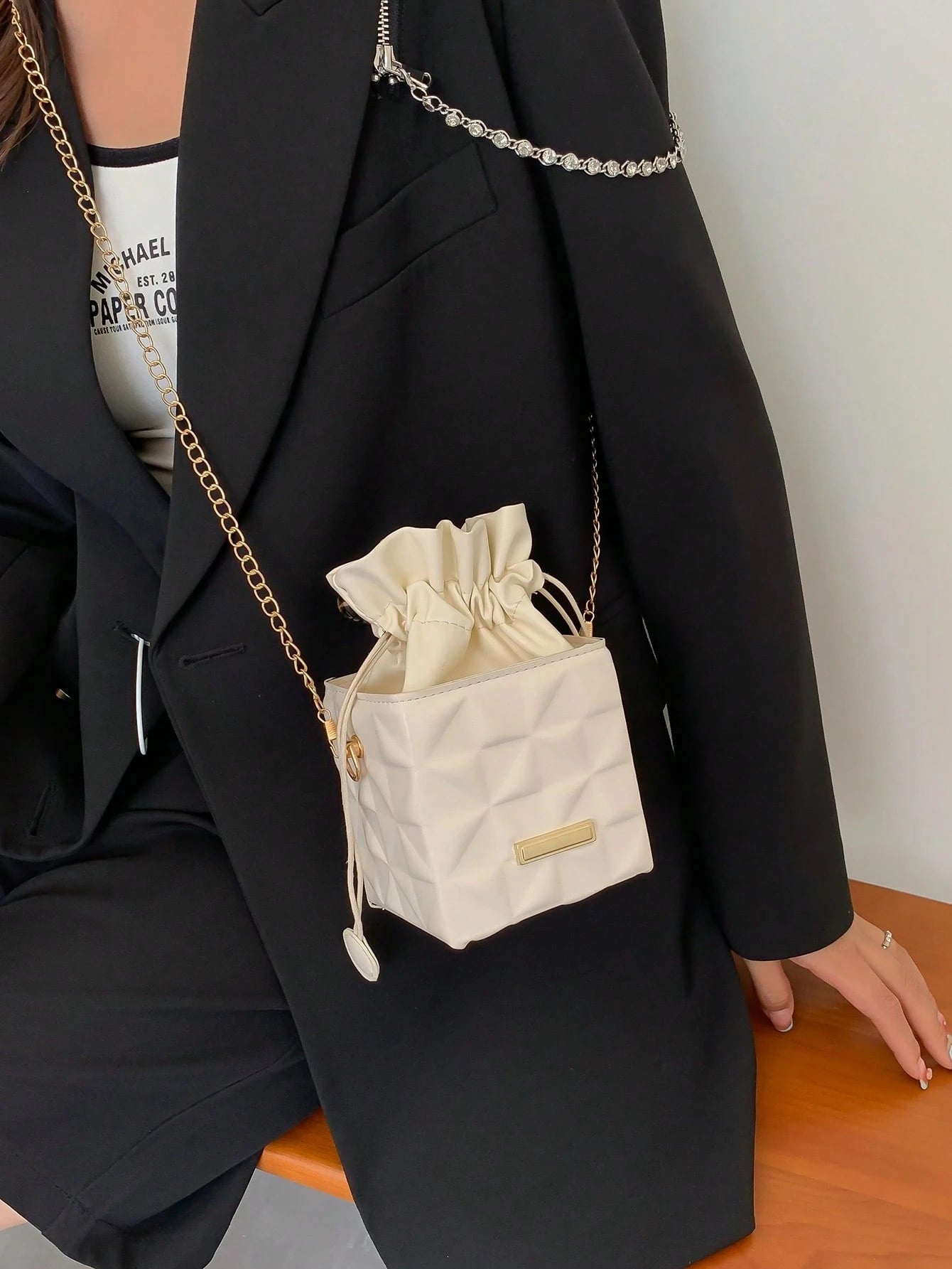 Women's Drawstring Closure Square Mini Chain Crossbody Bag