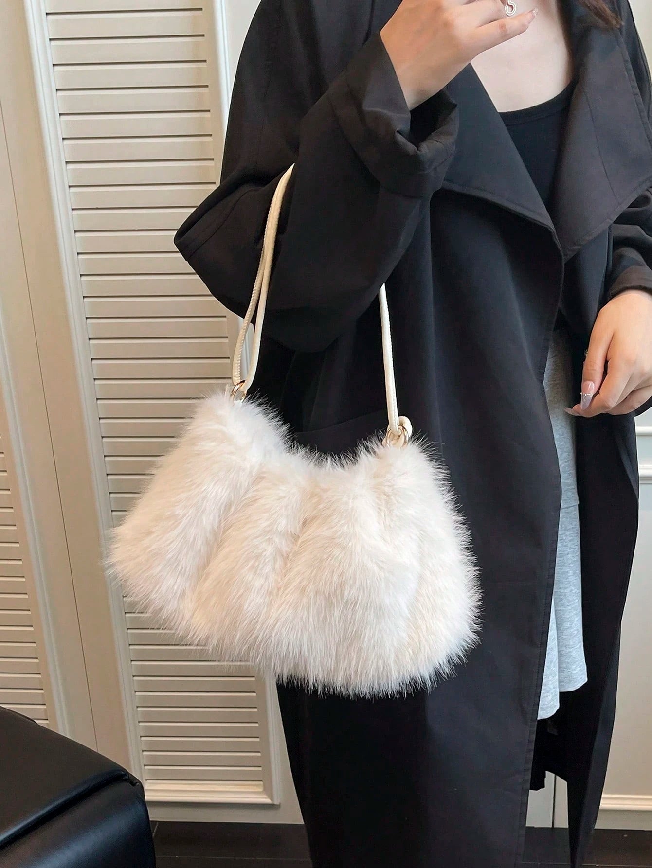 1pc Gold-Tone Glittery Crescent Moon Shape PVC Shoulder Bag For Women