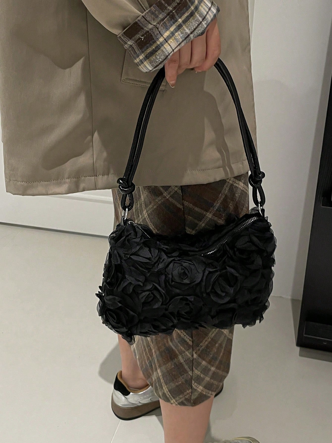 Fashionable Solid-Color Metal Chain Straw Crescent Moon Tote Bag, Women's Multi-Purpose Handbag, Clutch, Beach Bag, Casual Straw Handbag, Phone Pouch