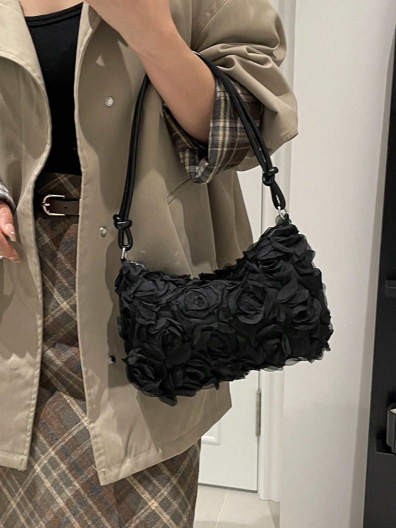 Fashionable Solid-Color Metal Chain Straw Crescent Moon Tote Bag, Women's Multi-Purpose Handbag, Clutch, Beach Bag, Casual Straw Handbag, Phone Pouch